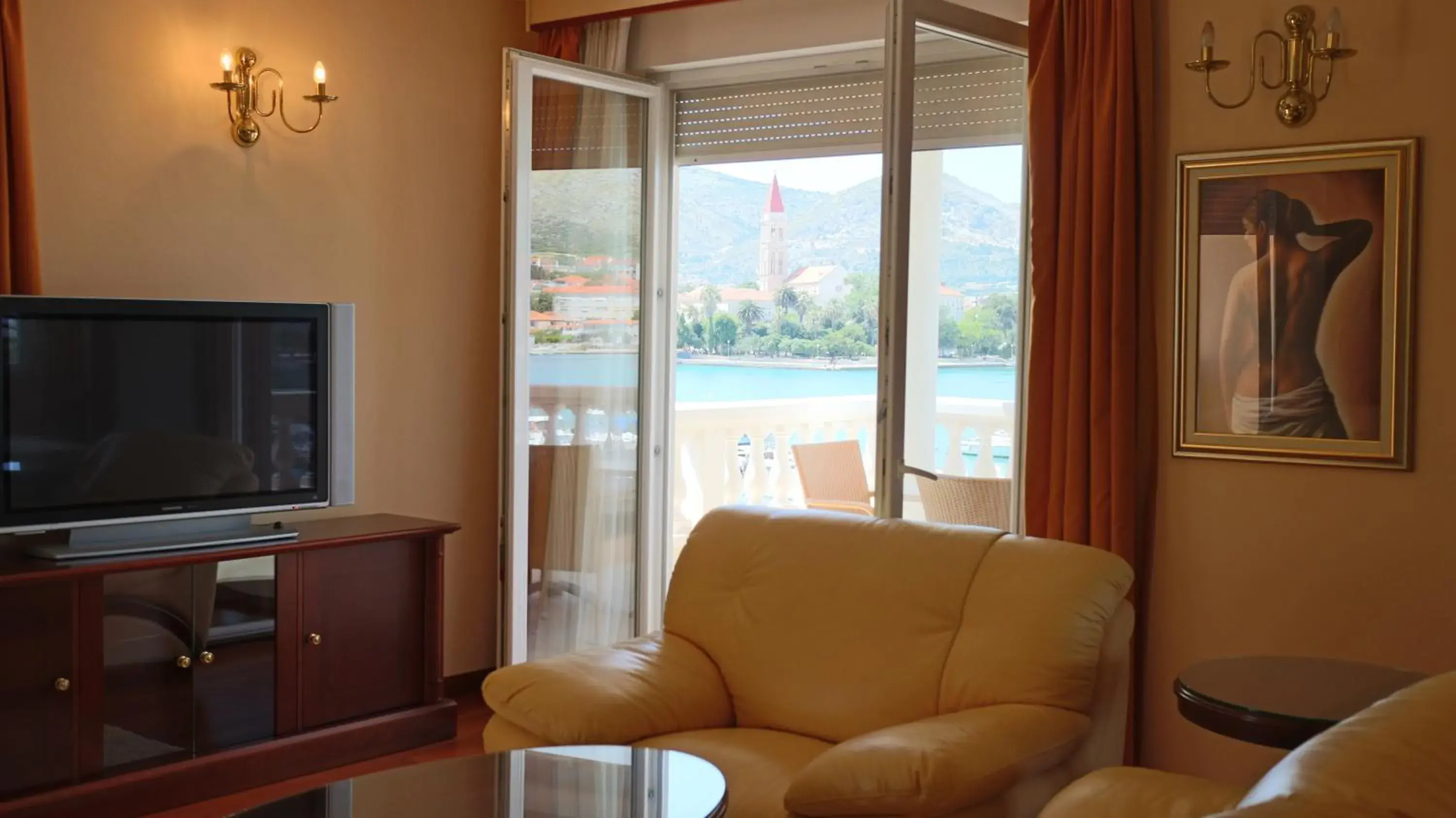Deluxe Two-Bedroom Apartment with Terrace and Sea View in Hotel Trogir Palace Deluxe Two-Bedroom Apartment with Terrace and Sea View in Hotel Trogir Palace