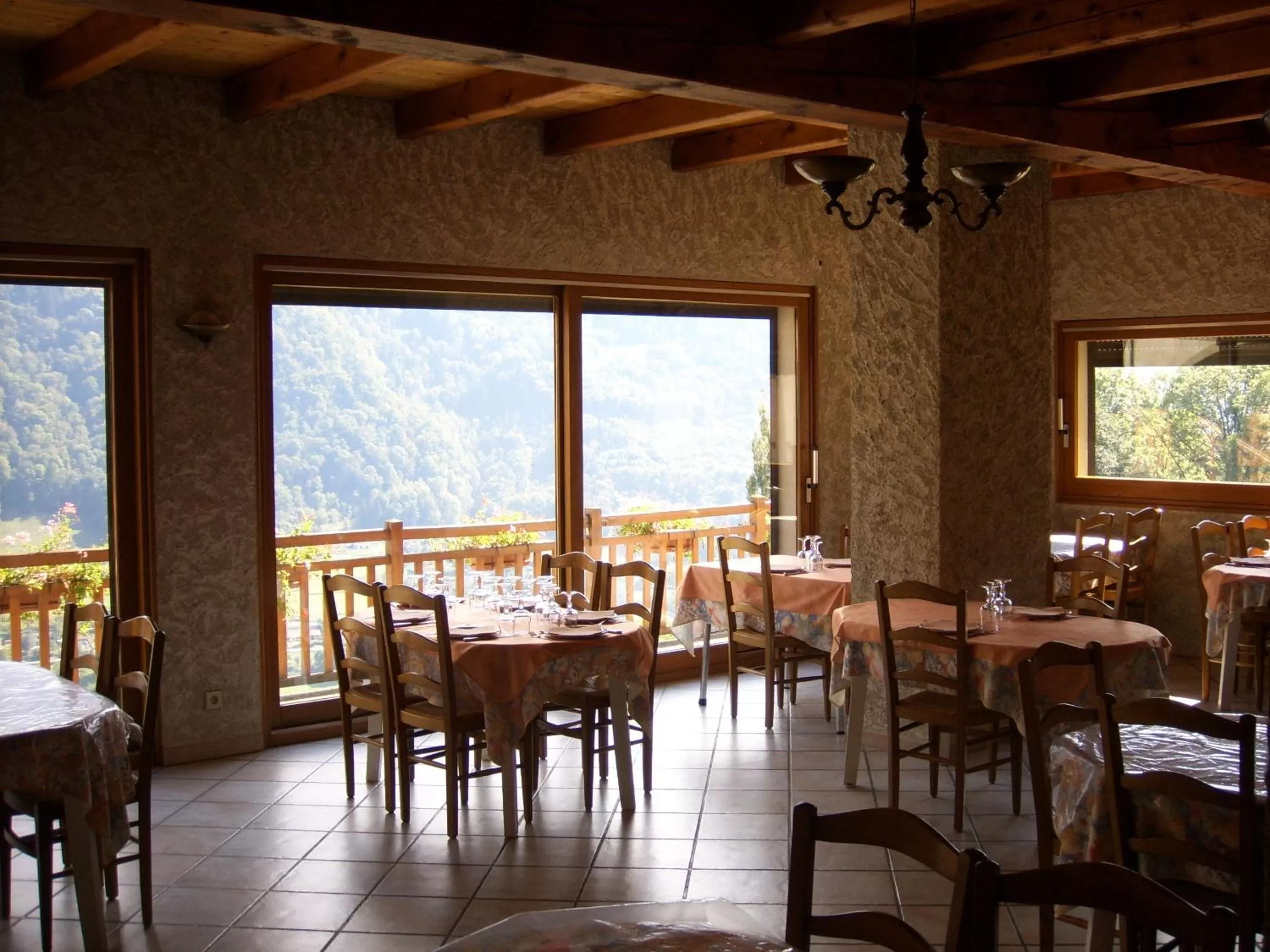 Restaurant/places to eat in Ferme Auberge du Bessard