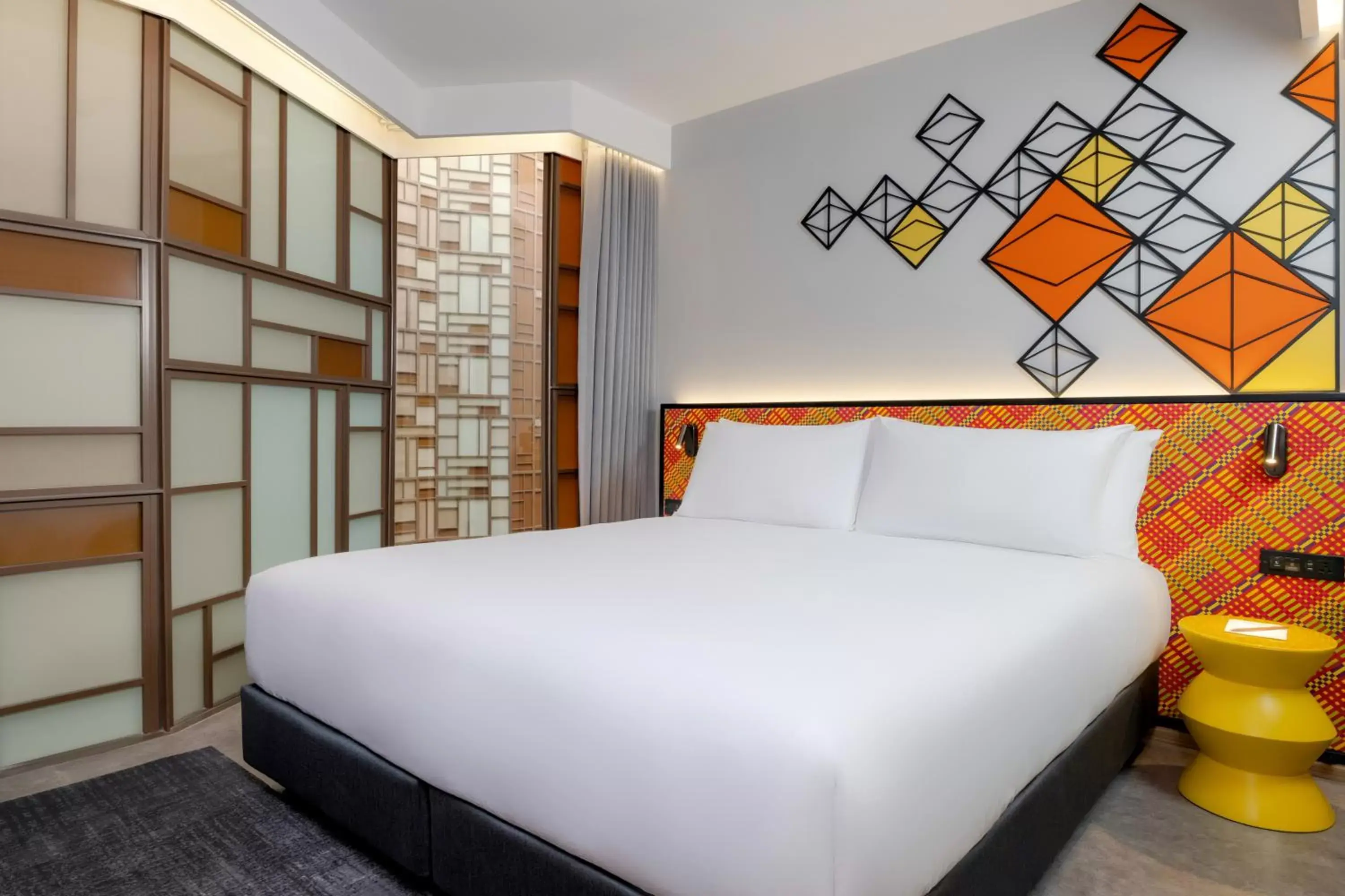 Superior King Room with Atrium View in ibis Styles Bangkok Silom Superior King Room with Atrium View in ibis Styles Bangkok Silom
