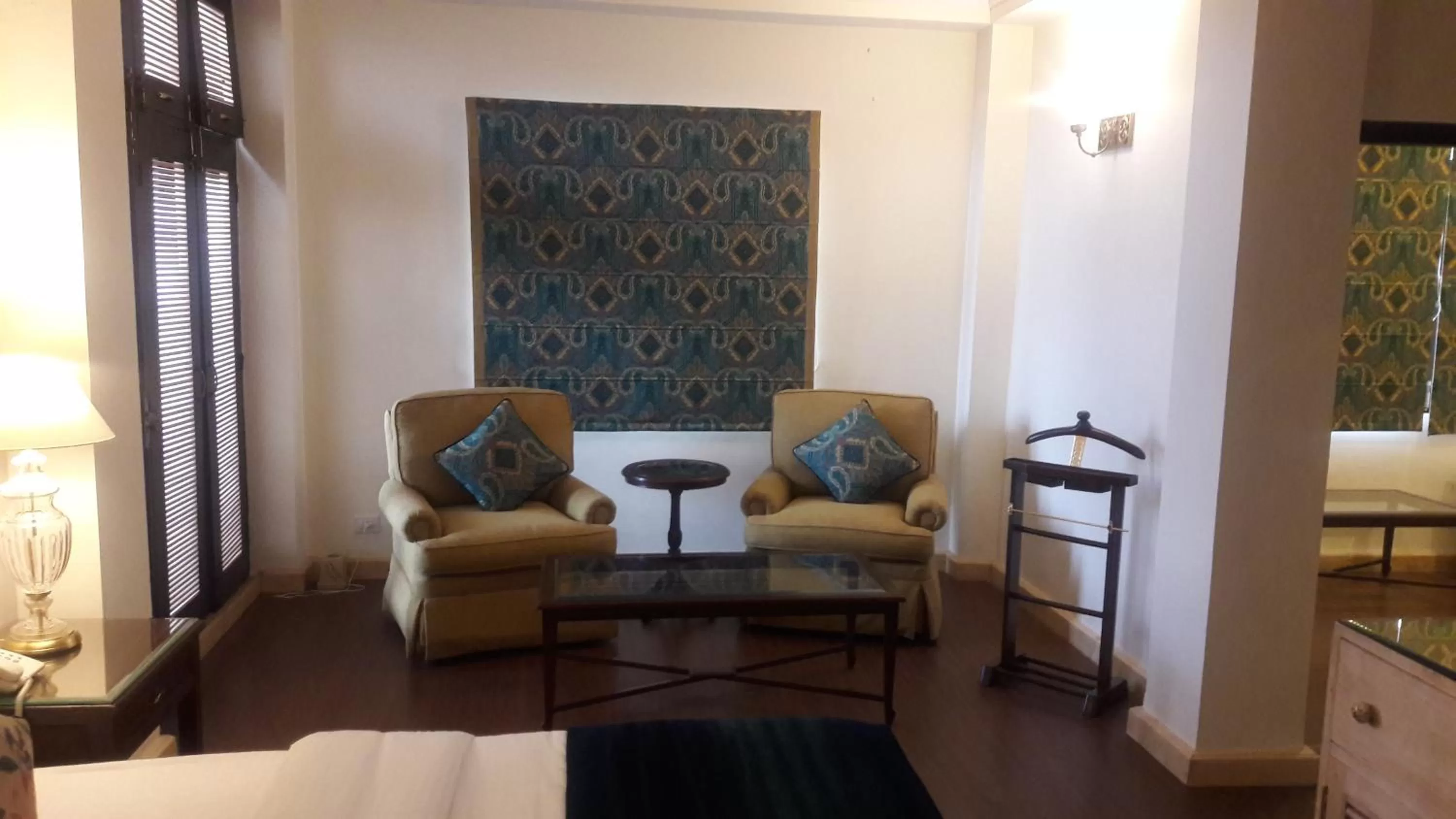 Seating area, Bed in The Oaktree House