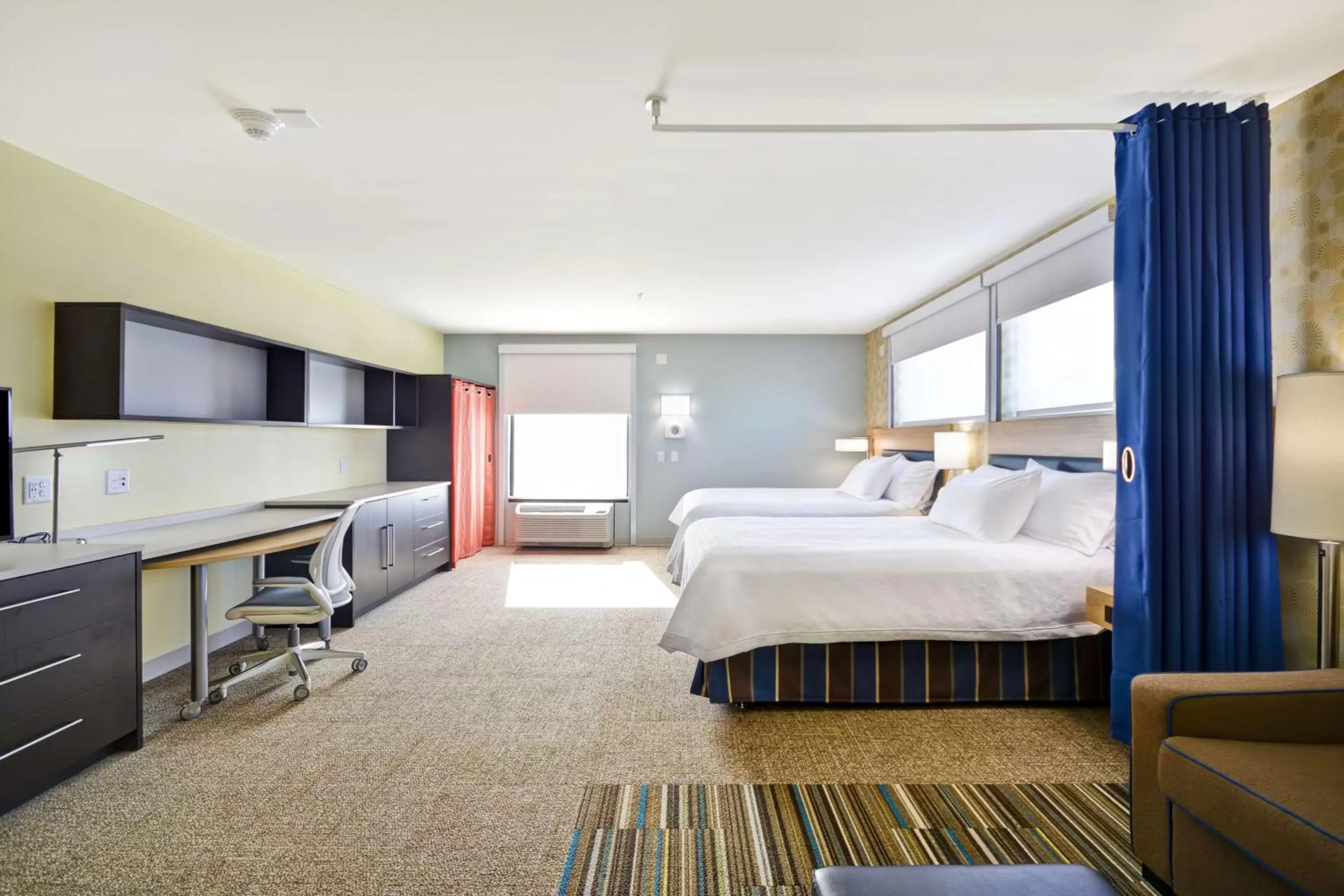 Bedroom, Bed in Home2 Suites By Hilton Oswego