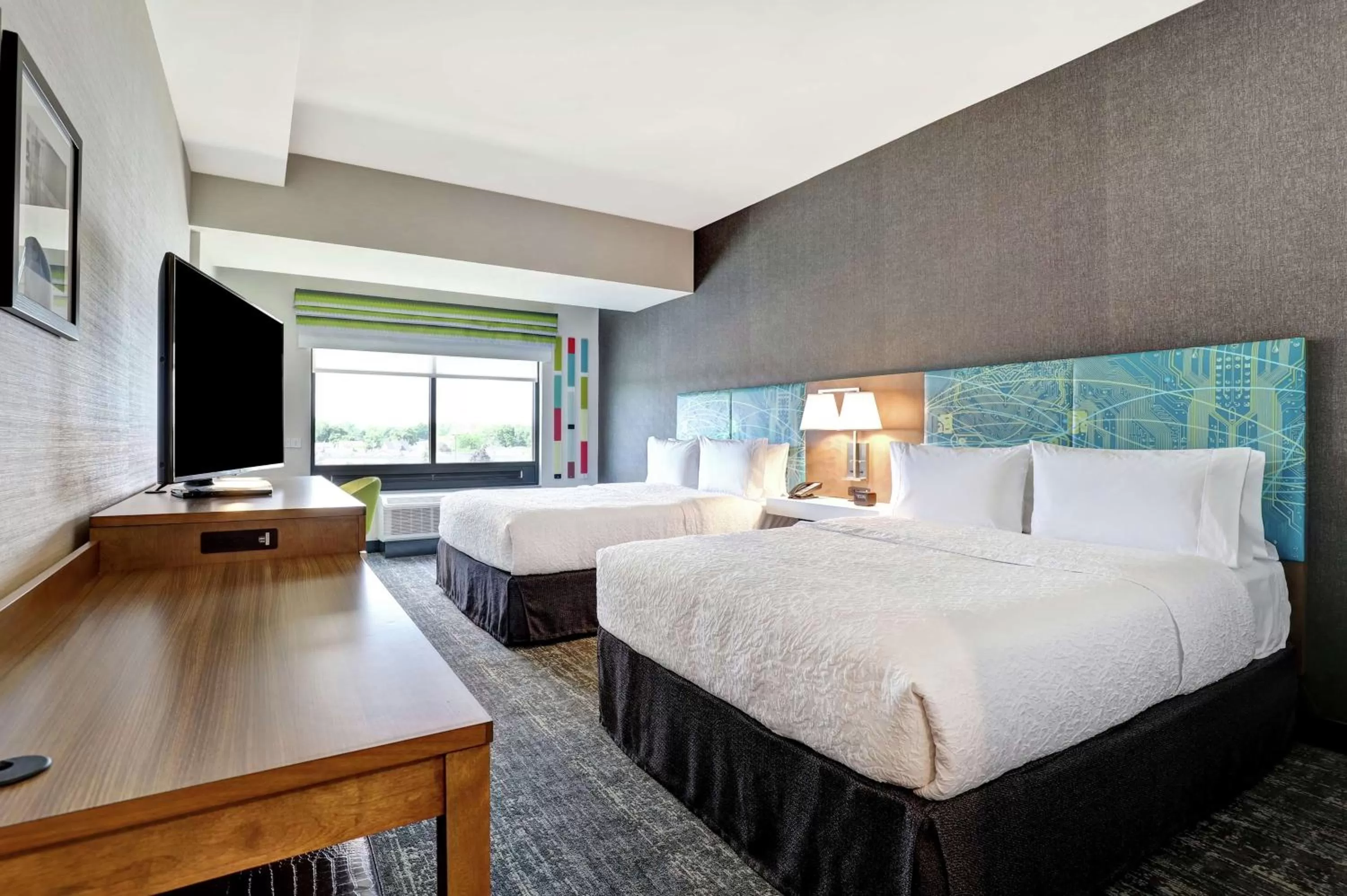 Bedroom, Bed in Hampton Inn St. Catharines Niagara