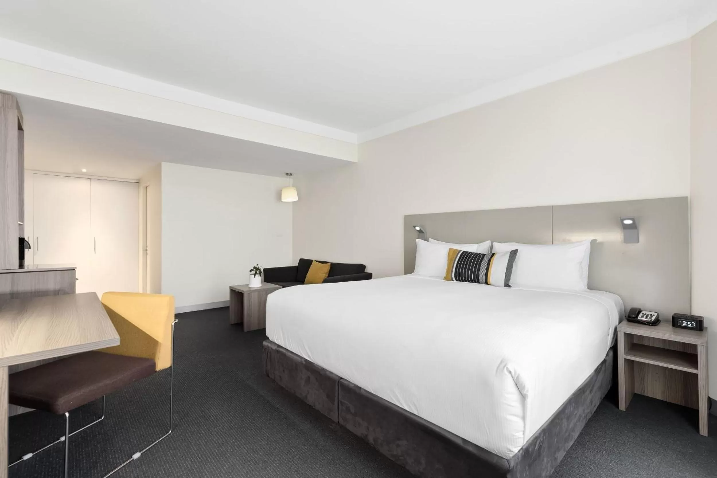 Bed in Novotel Sydney Central