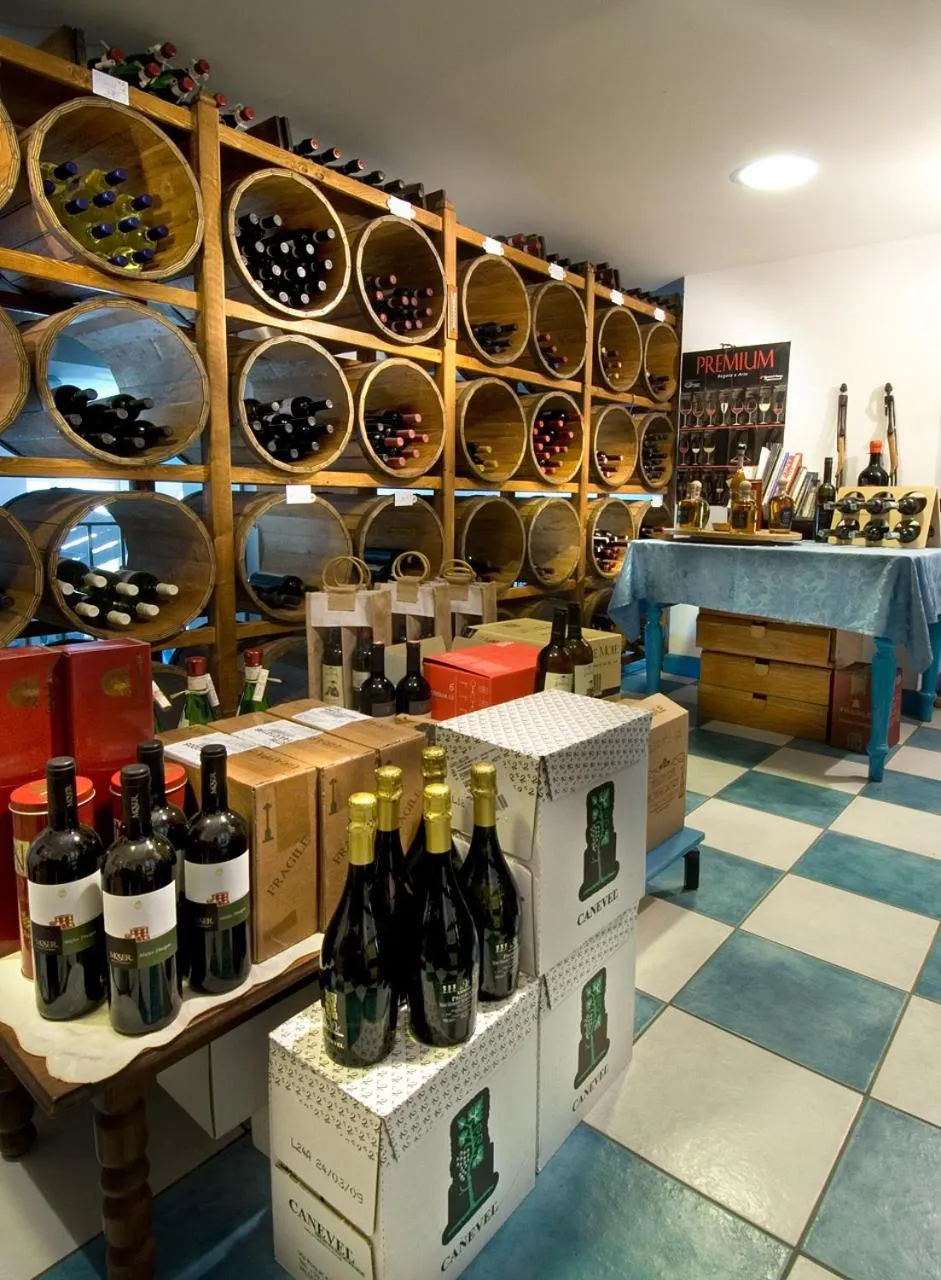 Restaurant/places to eat in Hotel Resort Marinella