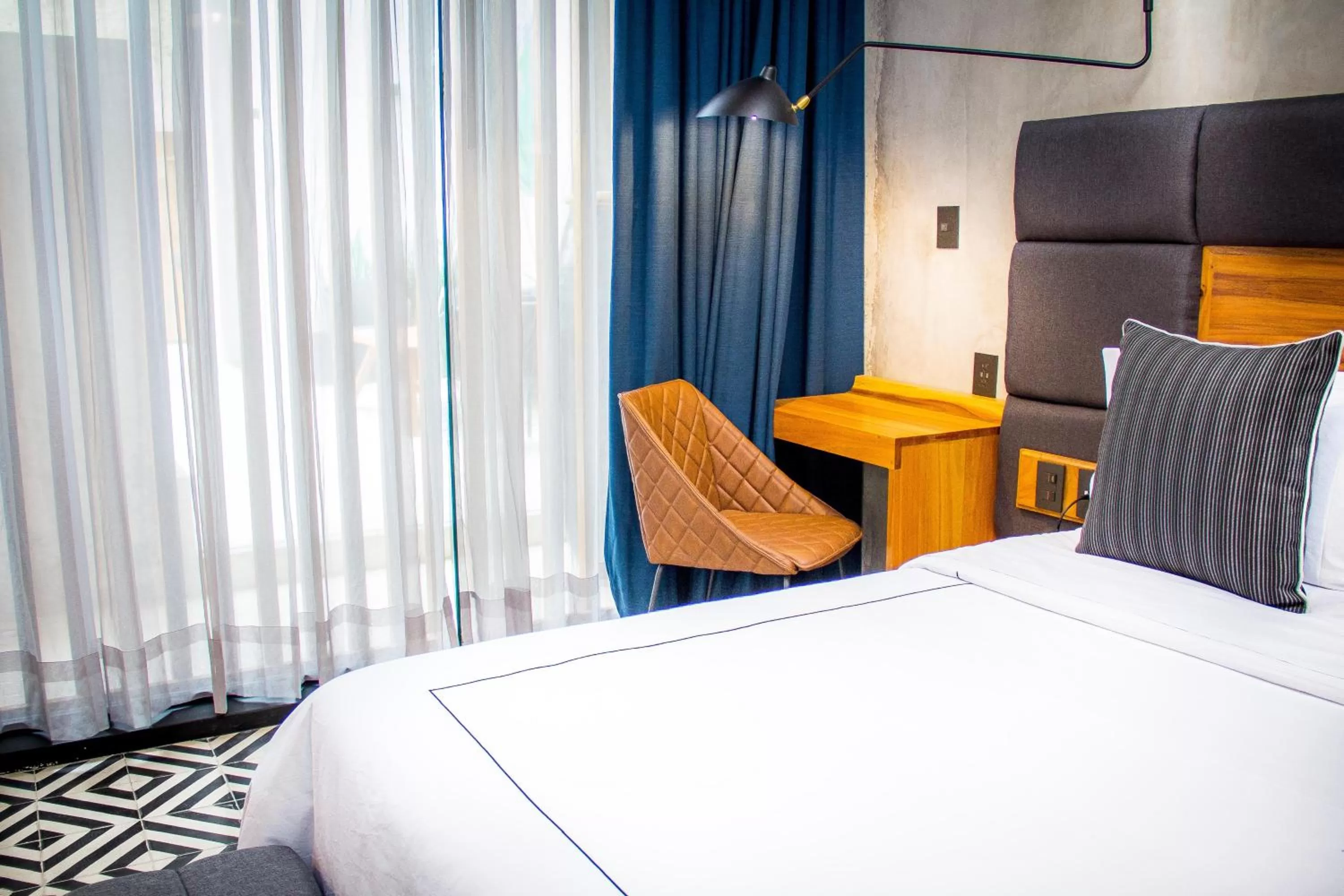 Bed in Diez Diez Collection