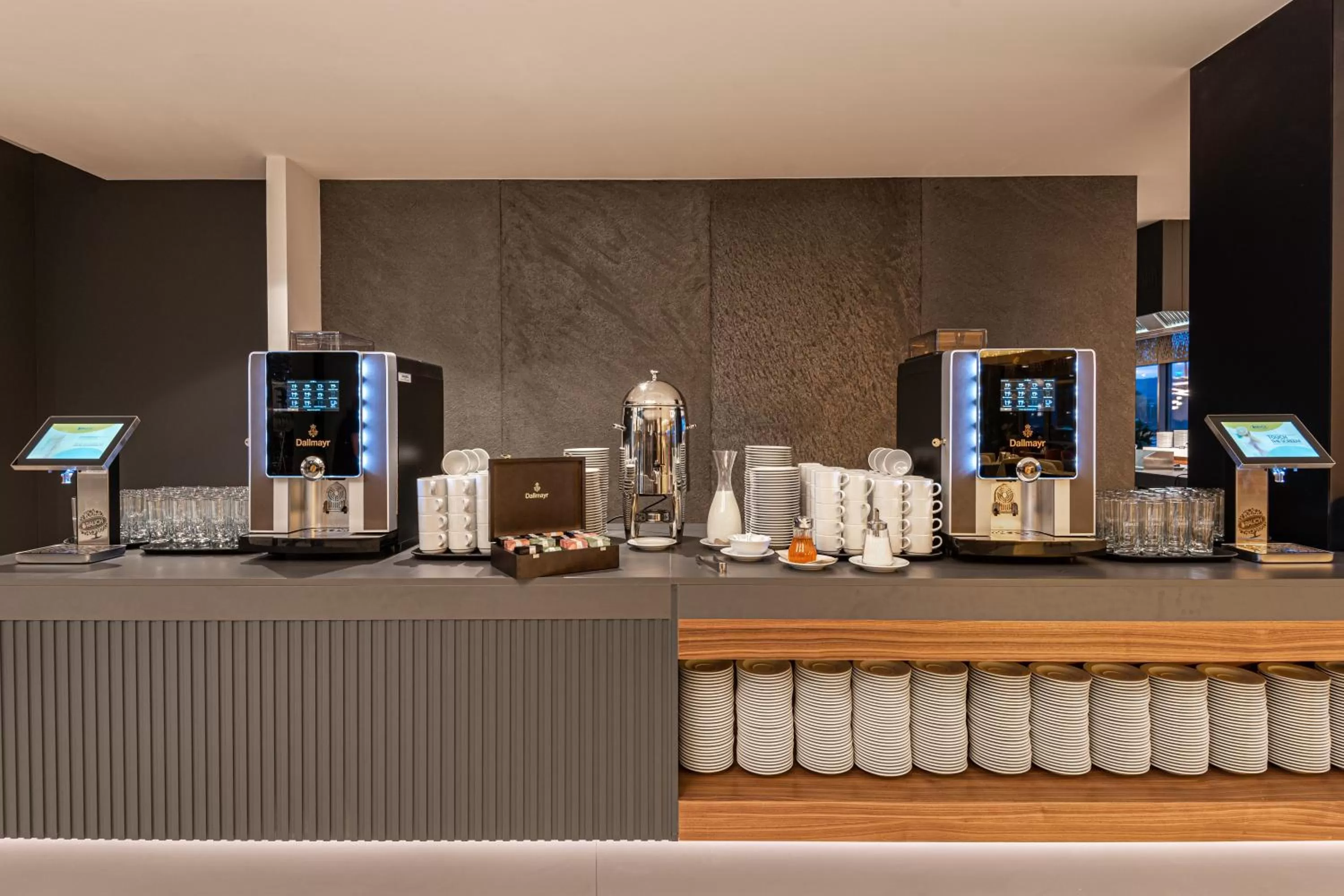 Coffee/tea facilities in Hotel Helikon, Keszthely