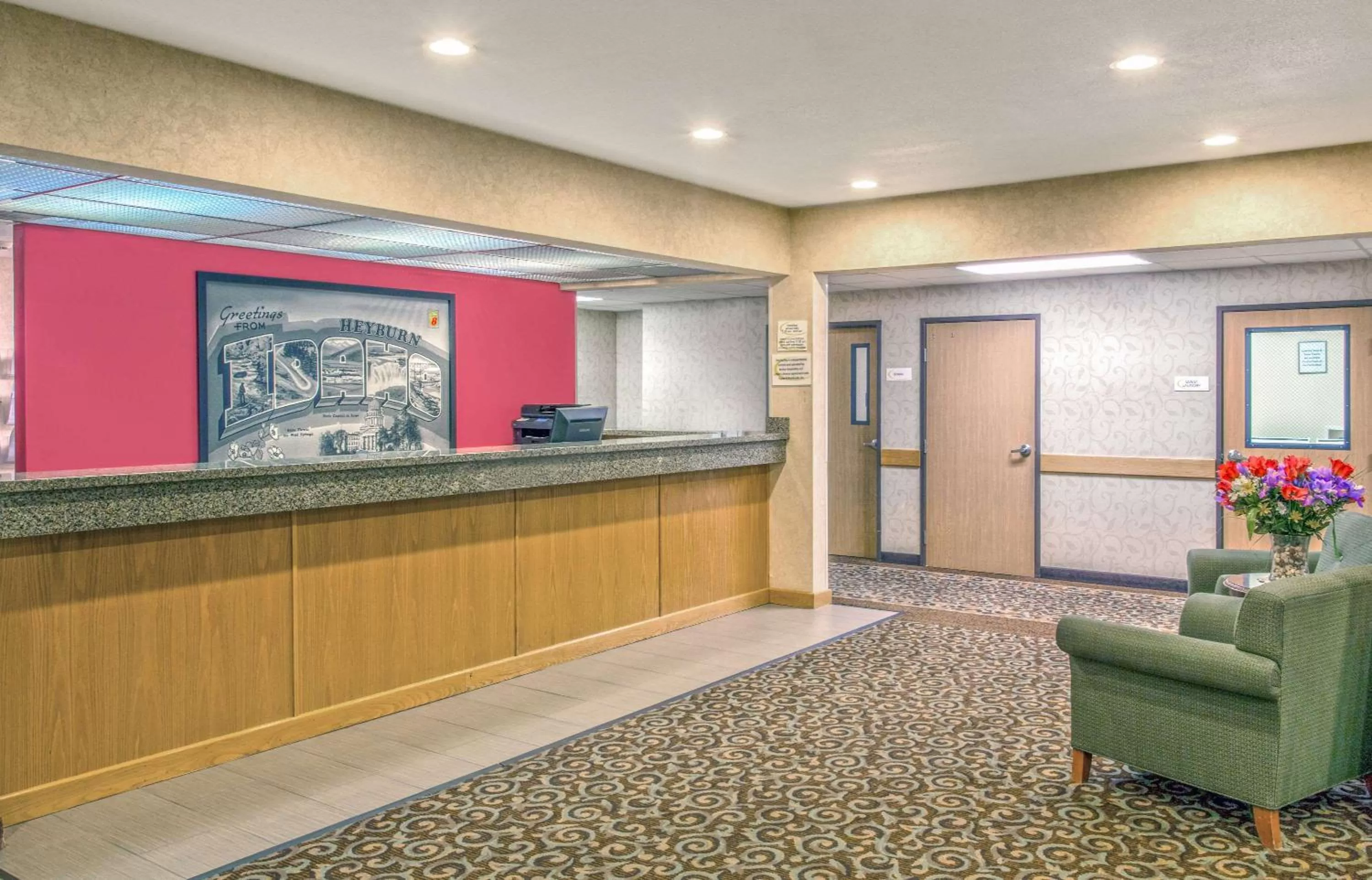 Lobby or reception in Super 8 by Wyndham Heyburn