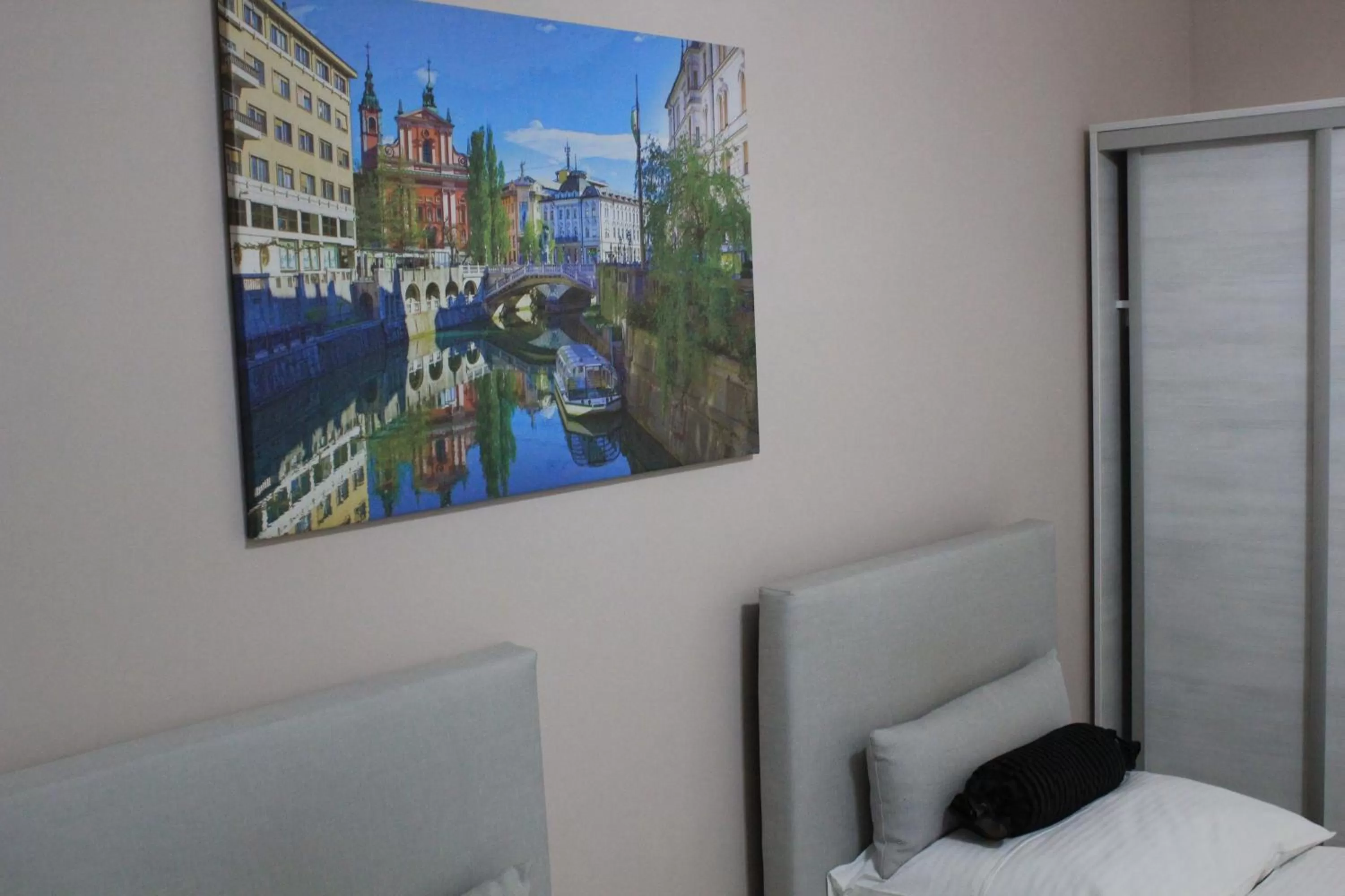 Bed in Hotel Bakarni Lonac