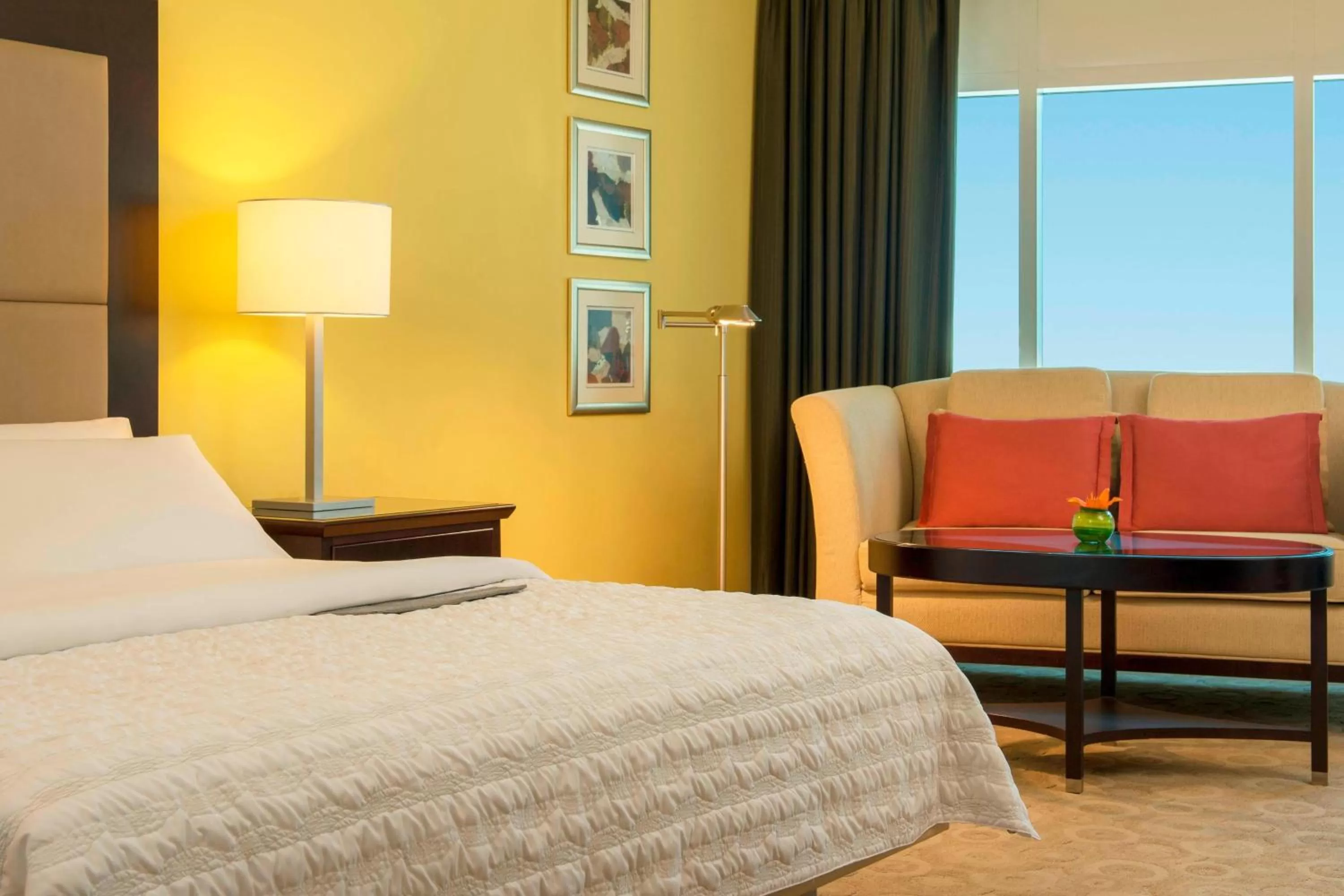 Bedroom, Bed in Le Royal Meridien Abu Dhabi