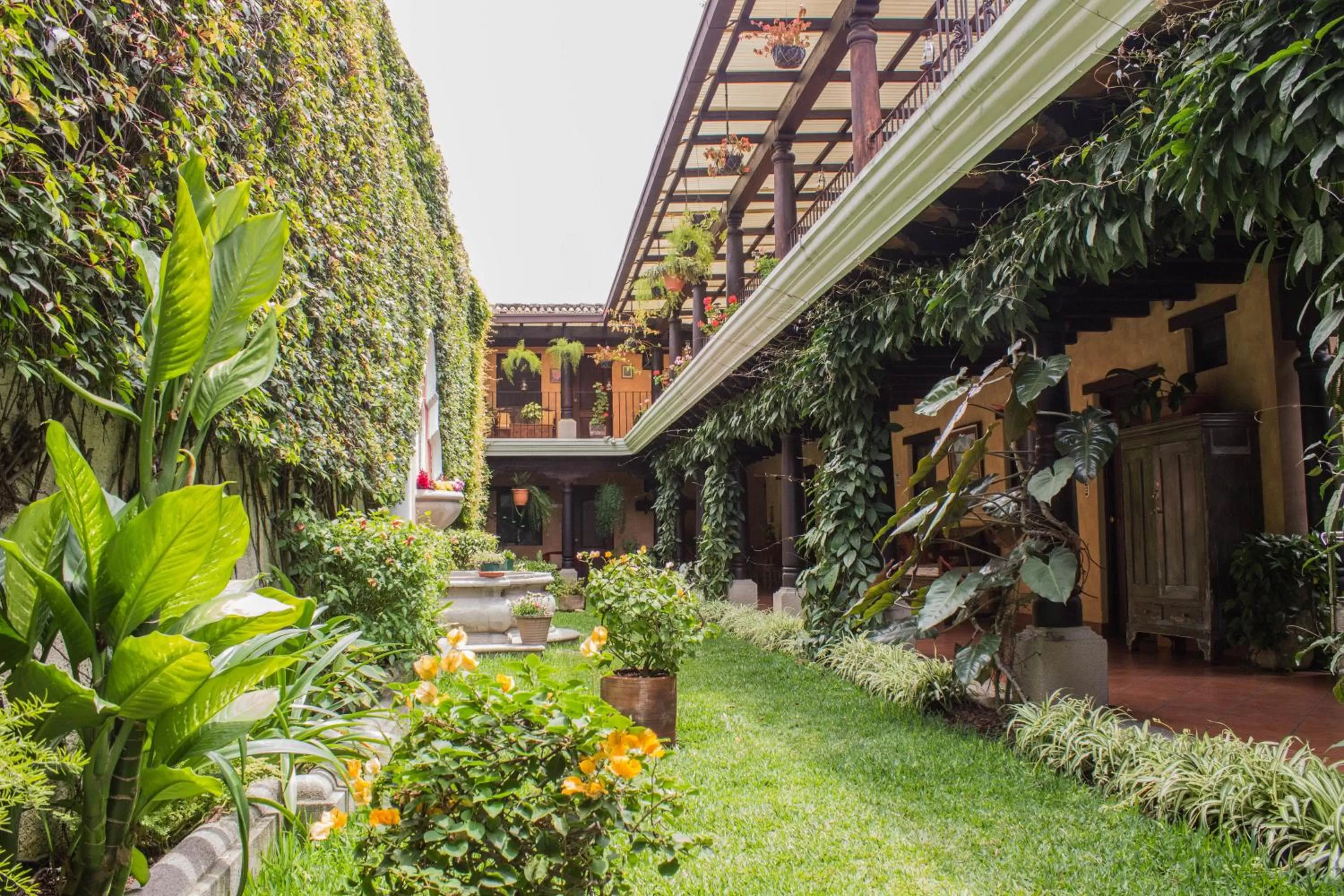 Garden in Hotel Meson del Valle by AHS