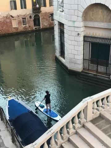 B&B Al Teatro with canal view