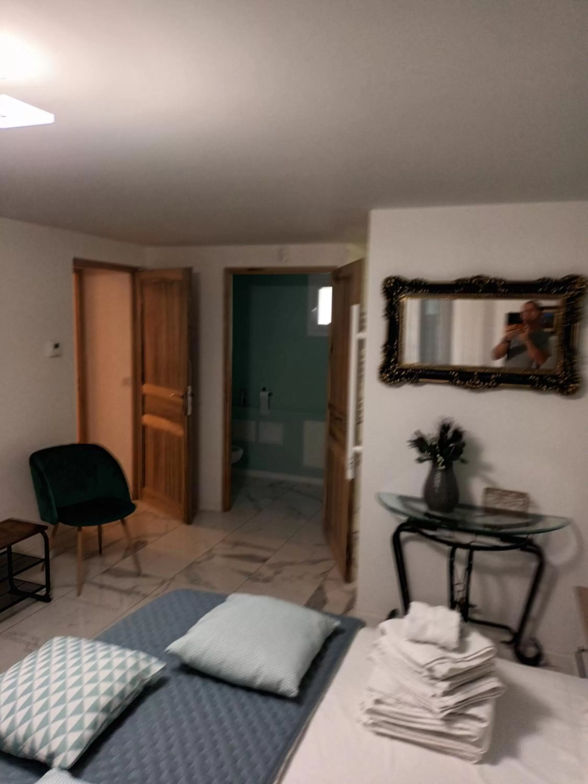 Photo of the whole room, Seating Area in BASTIDE DES MARTELIERES