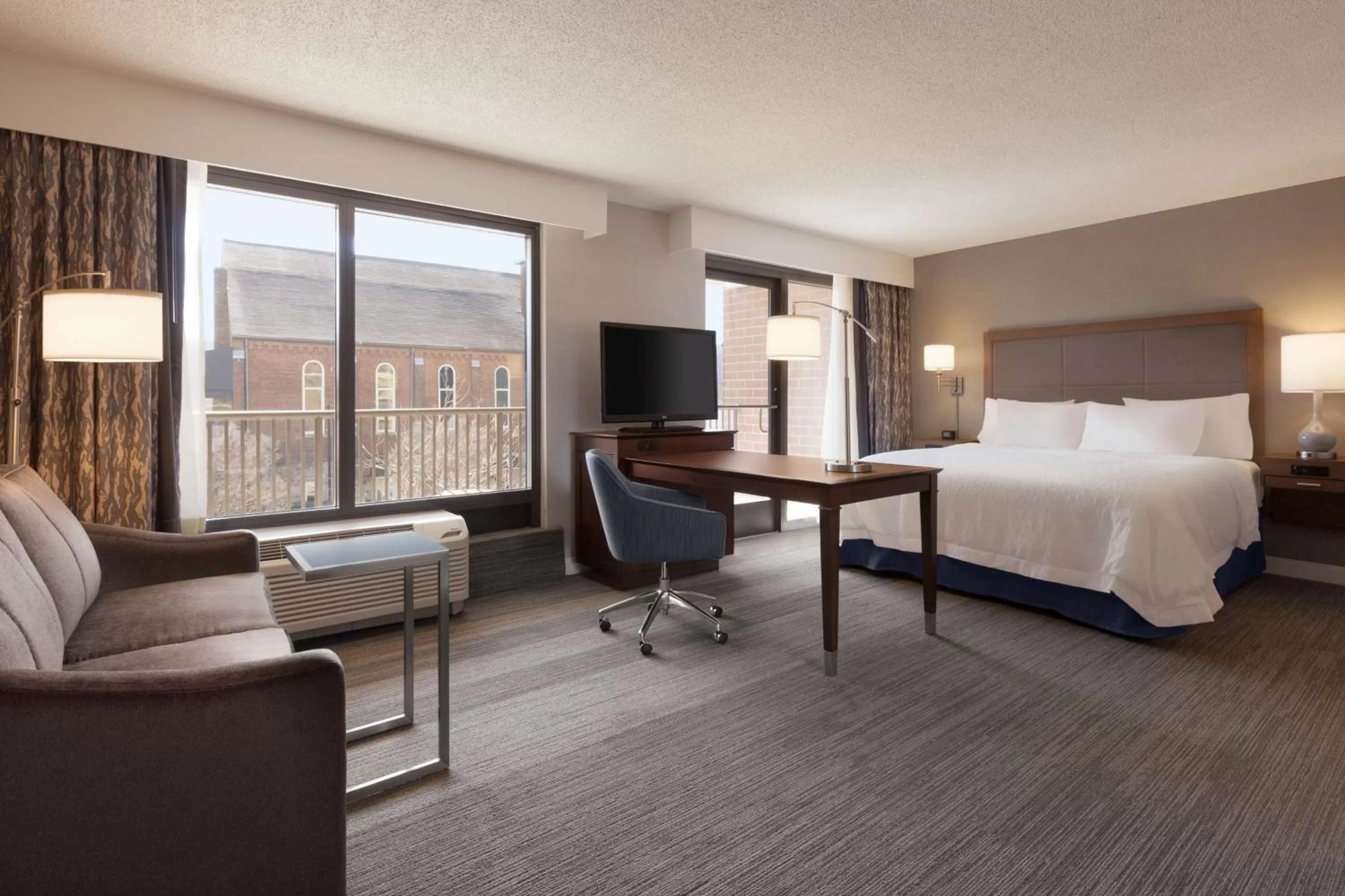 Bedroom, Bed in Hampton Inn & Suites Nashville-Downtown