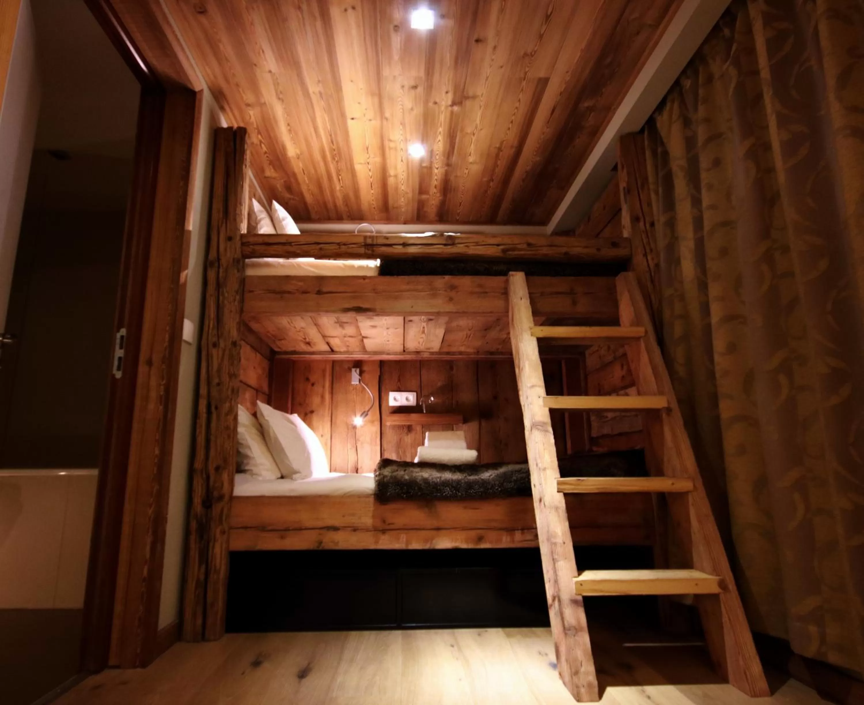 bunk bed, Bed in Chamois d'Or Hotel