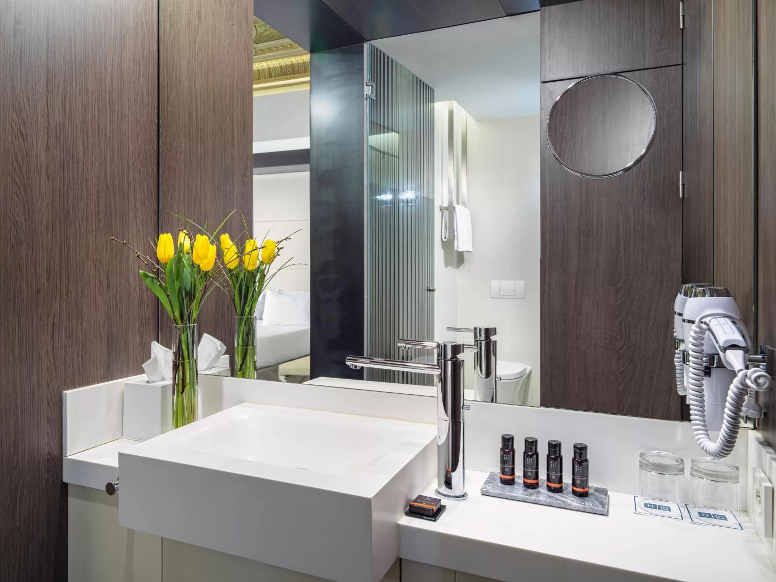 Bathroom in H10 Urquinaona Plaza