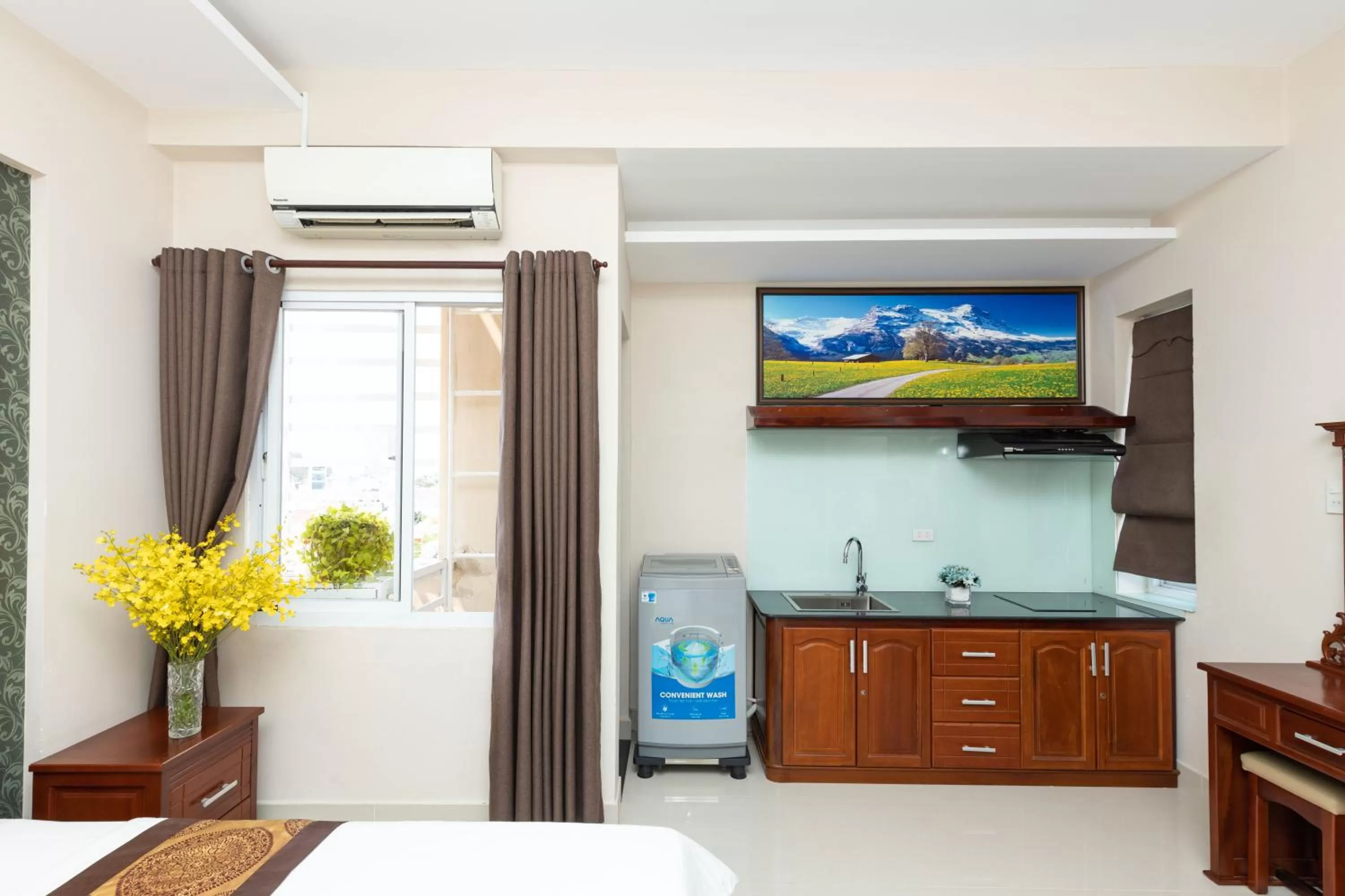 Kitchen or kitchenette, Bed in Queen Garden Hotel & Apartment