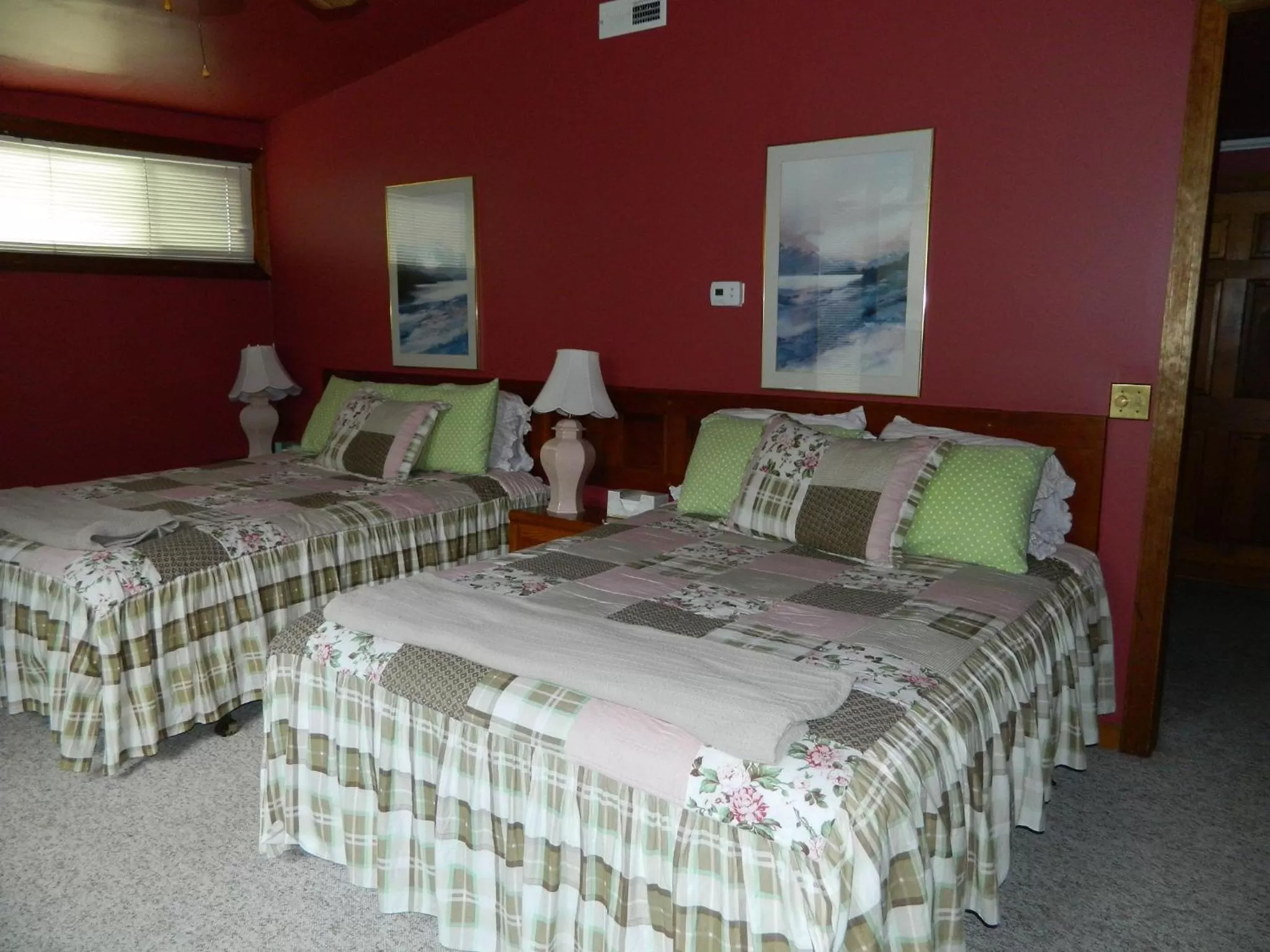 Suite with Balcony in Bent Mountain Lodge Bed And Breakfast, Inc.