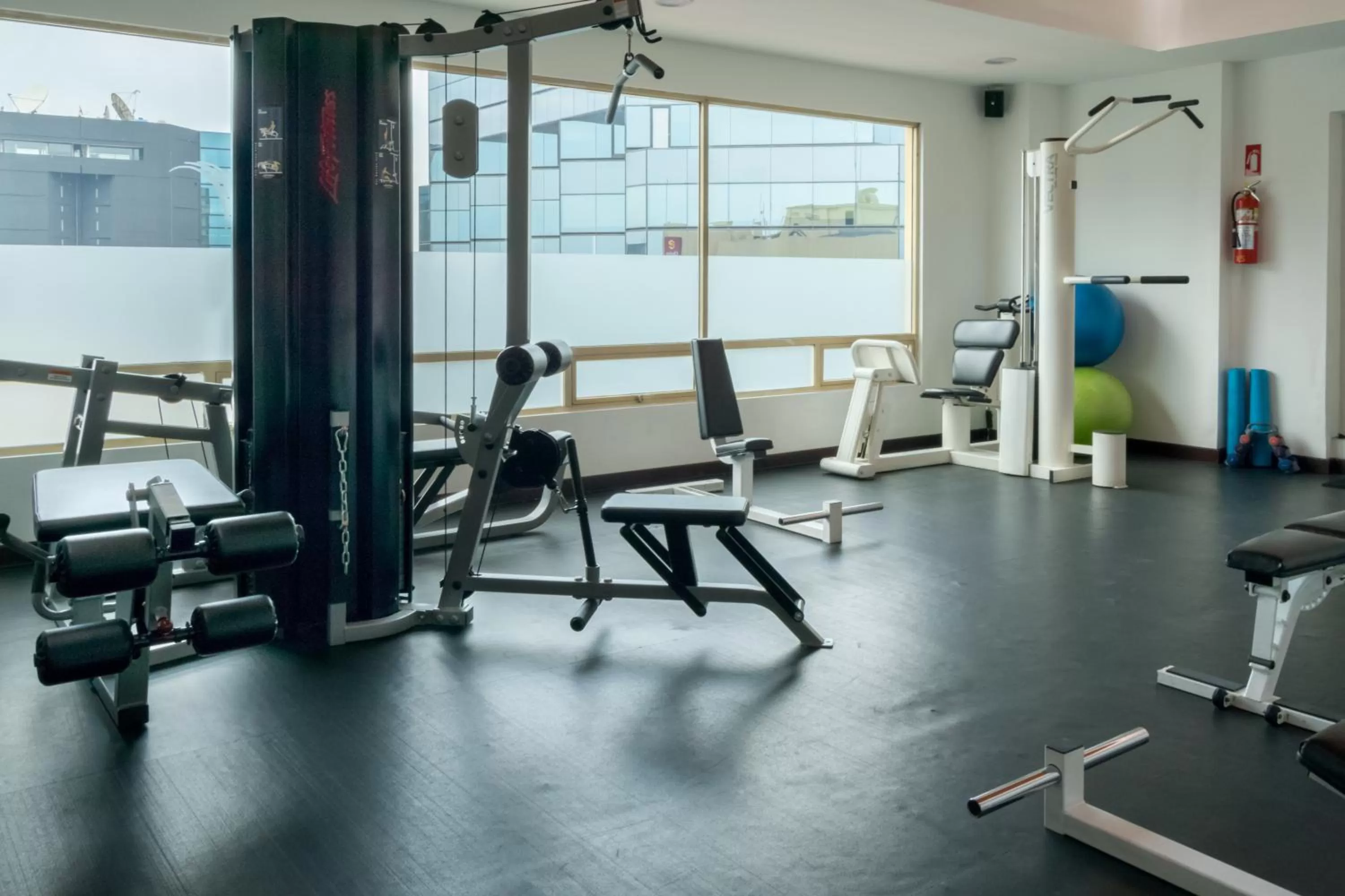 Fitness centre/facilities in Clarion Suites Guatemala City