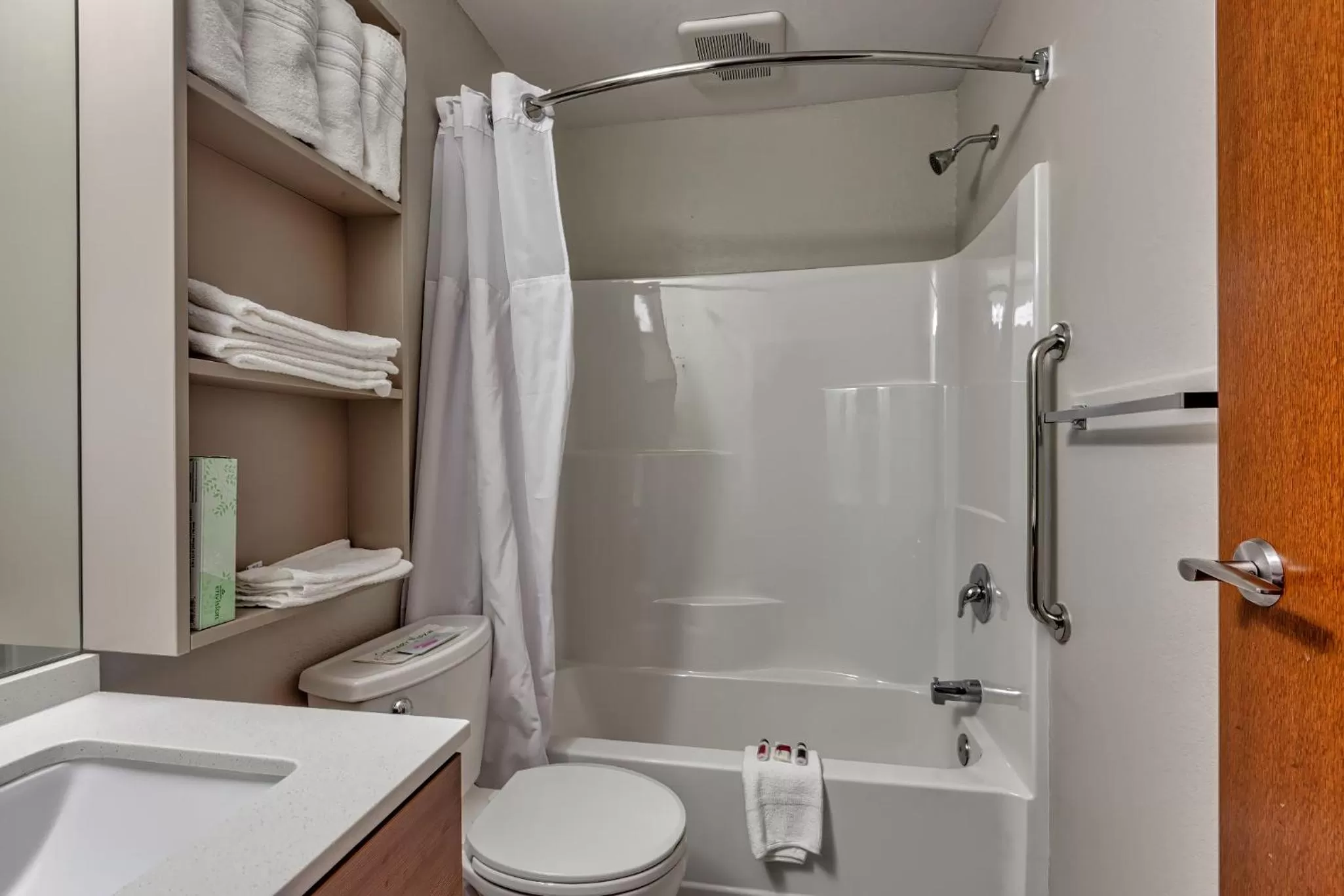 Bathroom in Microtel Inn & Suites by Wyndham Niagara Falls