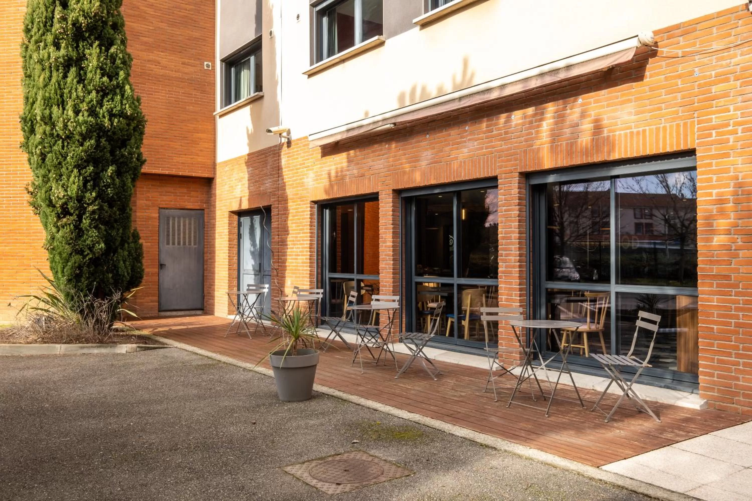 Patio in Clarion Aparthotel Toulouse Blagnac Airport
