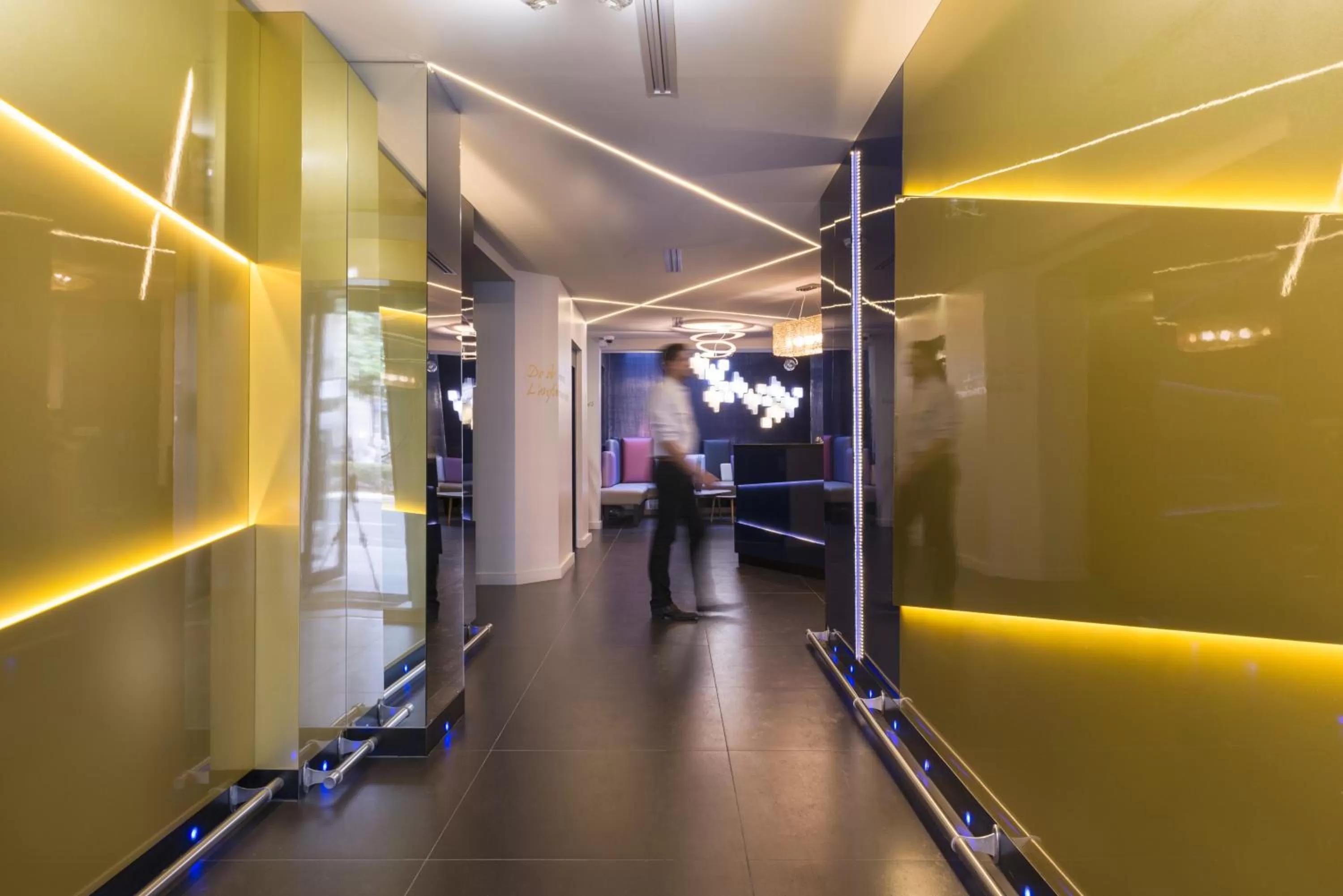 Facade/entrance in Le Bon Hôtel