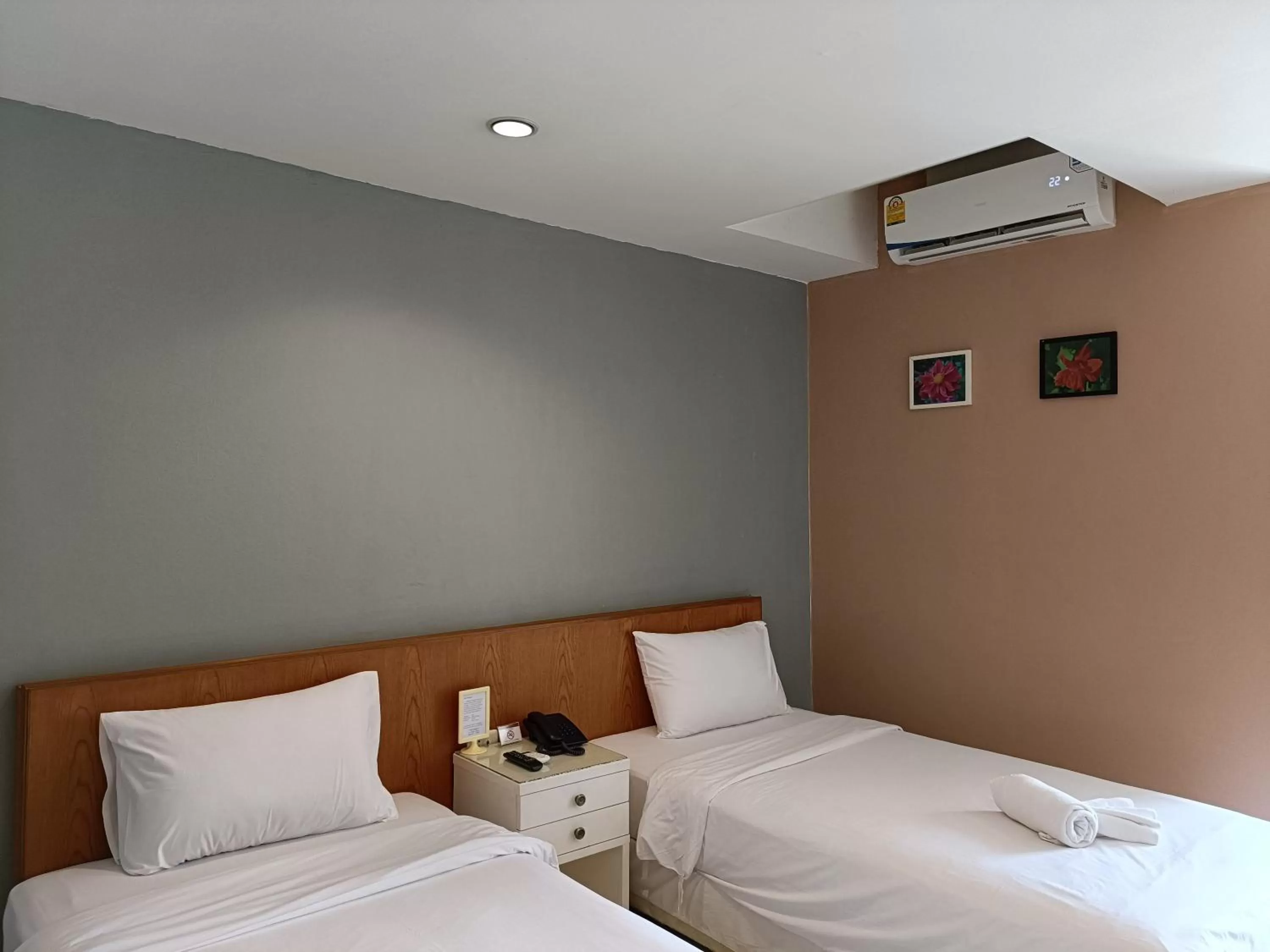 Bedroom, Bed in JL Bangkok Hotel