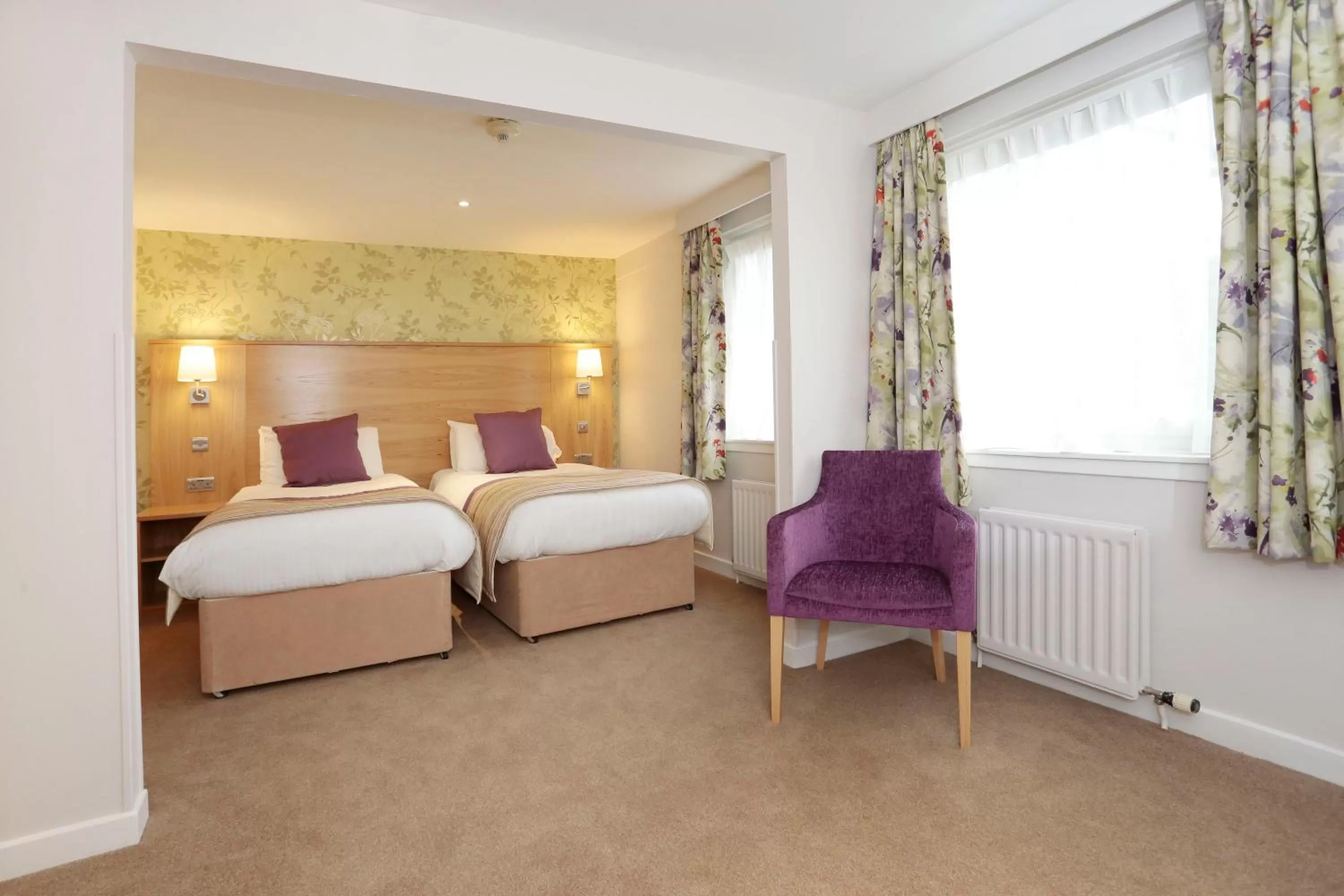 Bed in Invercarse Hotel Dundee, BW Signature Collection