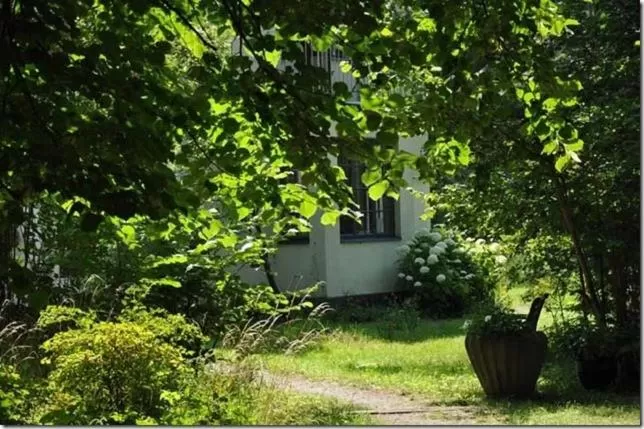 Day, Property Building in B&B Åvägen