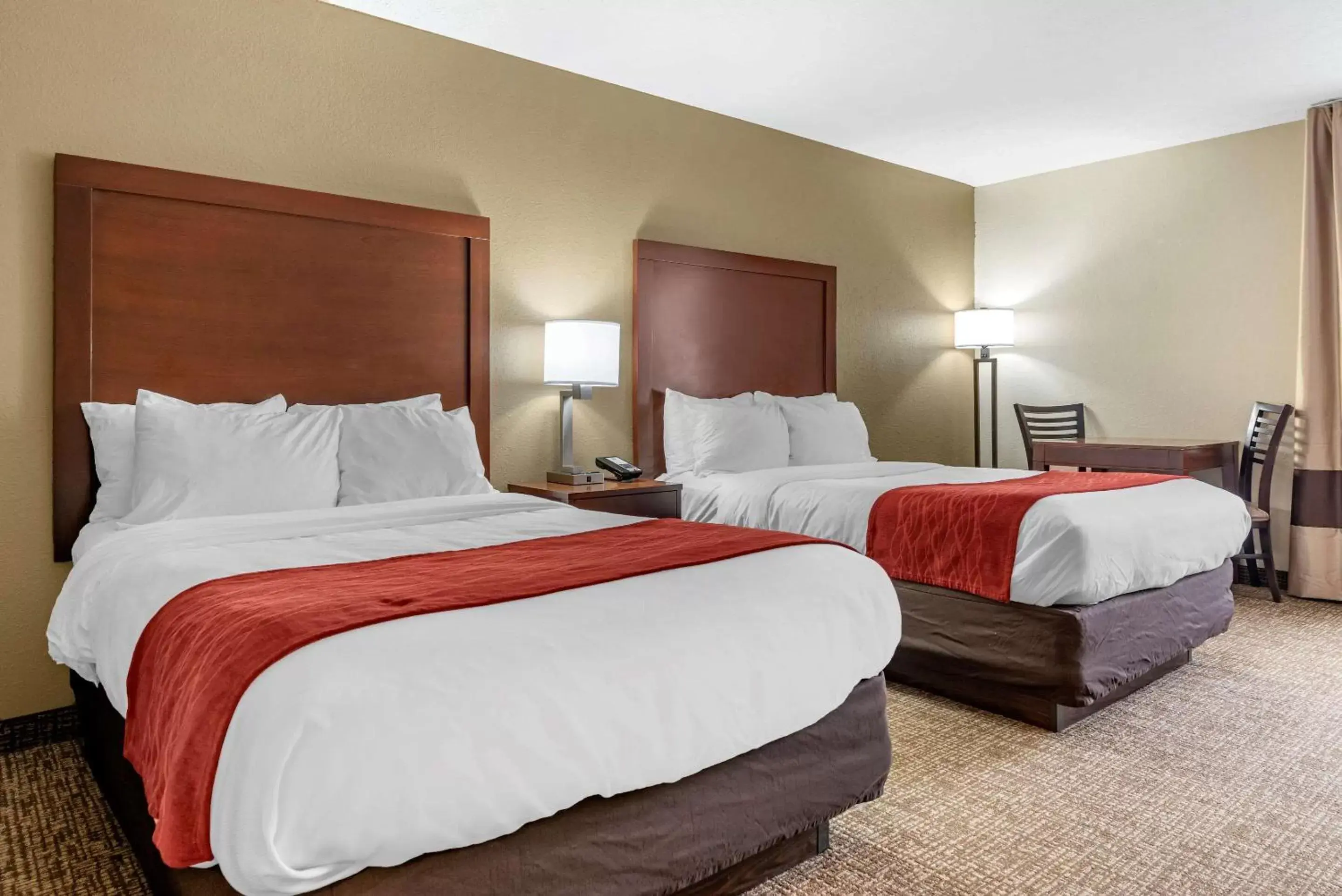Double Room with Two Double Beds - Non-Smoking in Comfort Inn & Suites Cincinnati Eastgate Double Room with Two Double Beds - Non-Smoking in Comfort Inn & Suites Cincinnati Eastgate