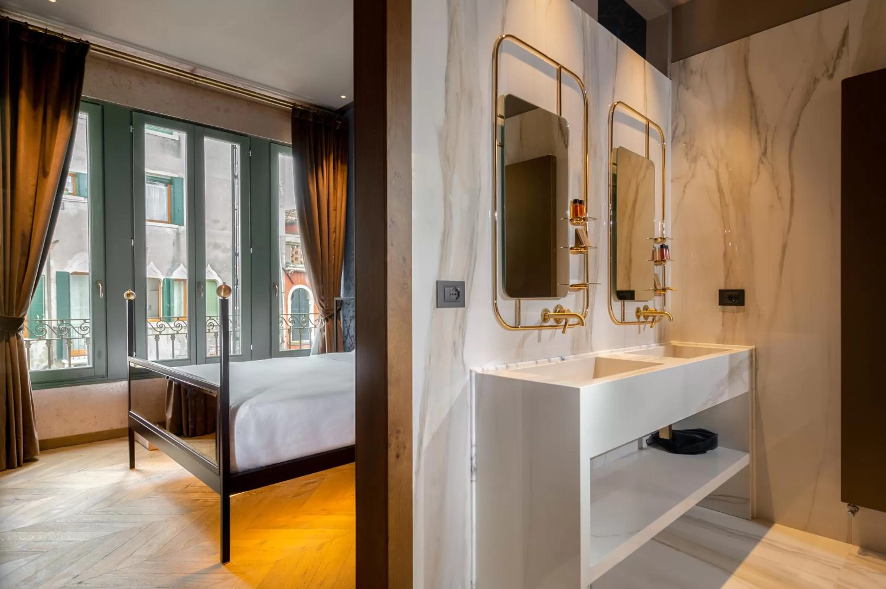 Bathroom, Bed in Madama Garden Retreat