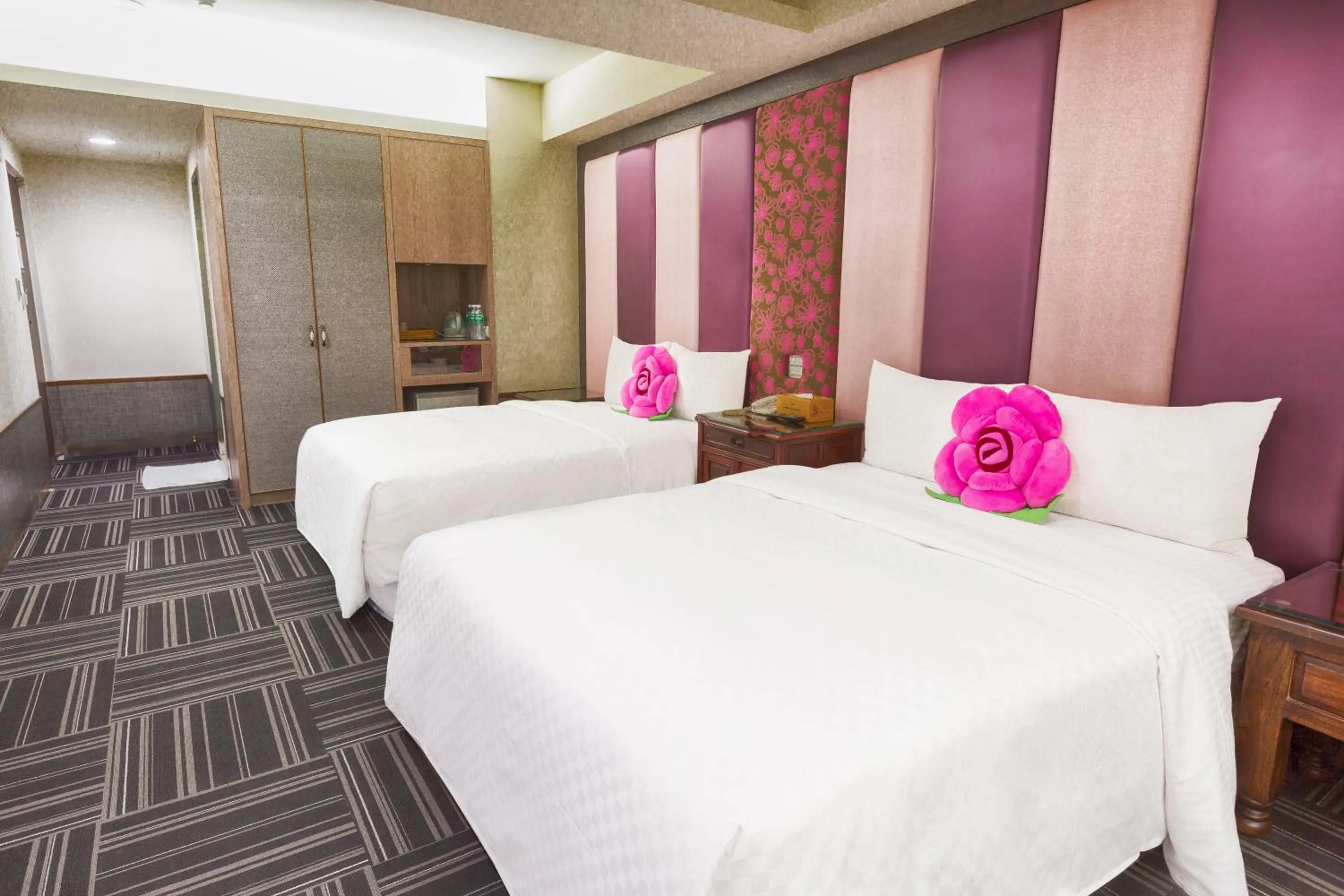 Superior Family Room in Han She Business Hotel