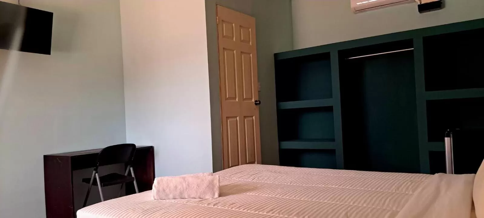 Bed in Kartagus Hotel