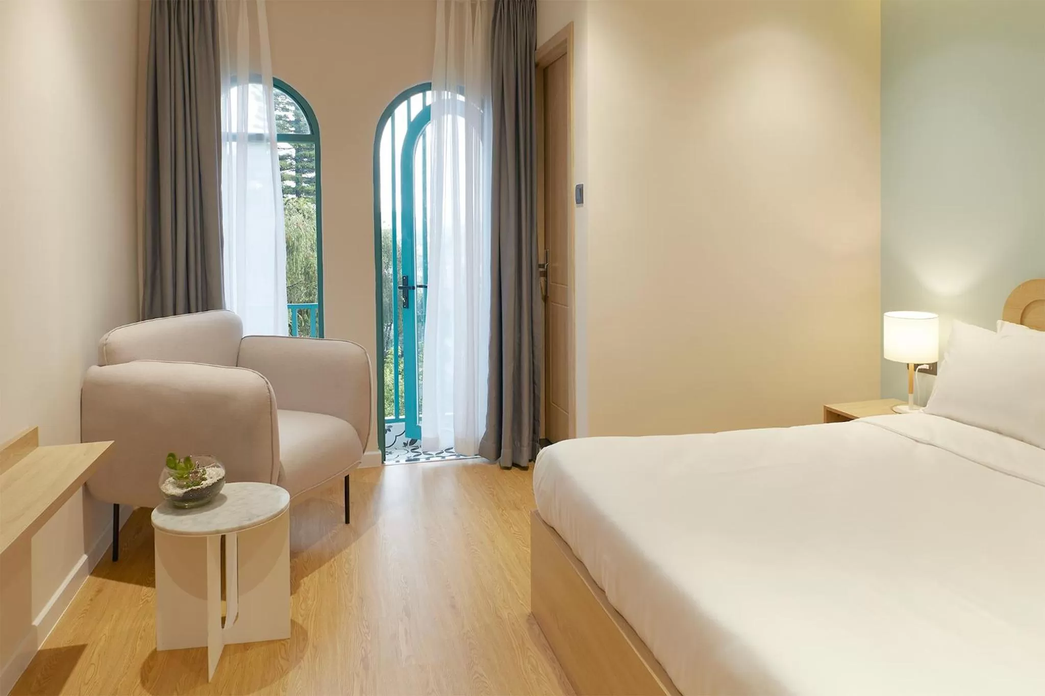 Photo of the whole room, Bed in Larimar Villas Cô Giang