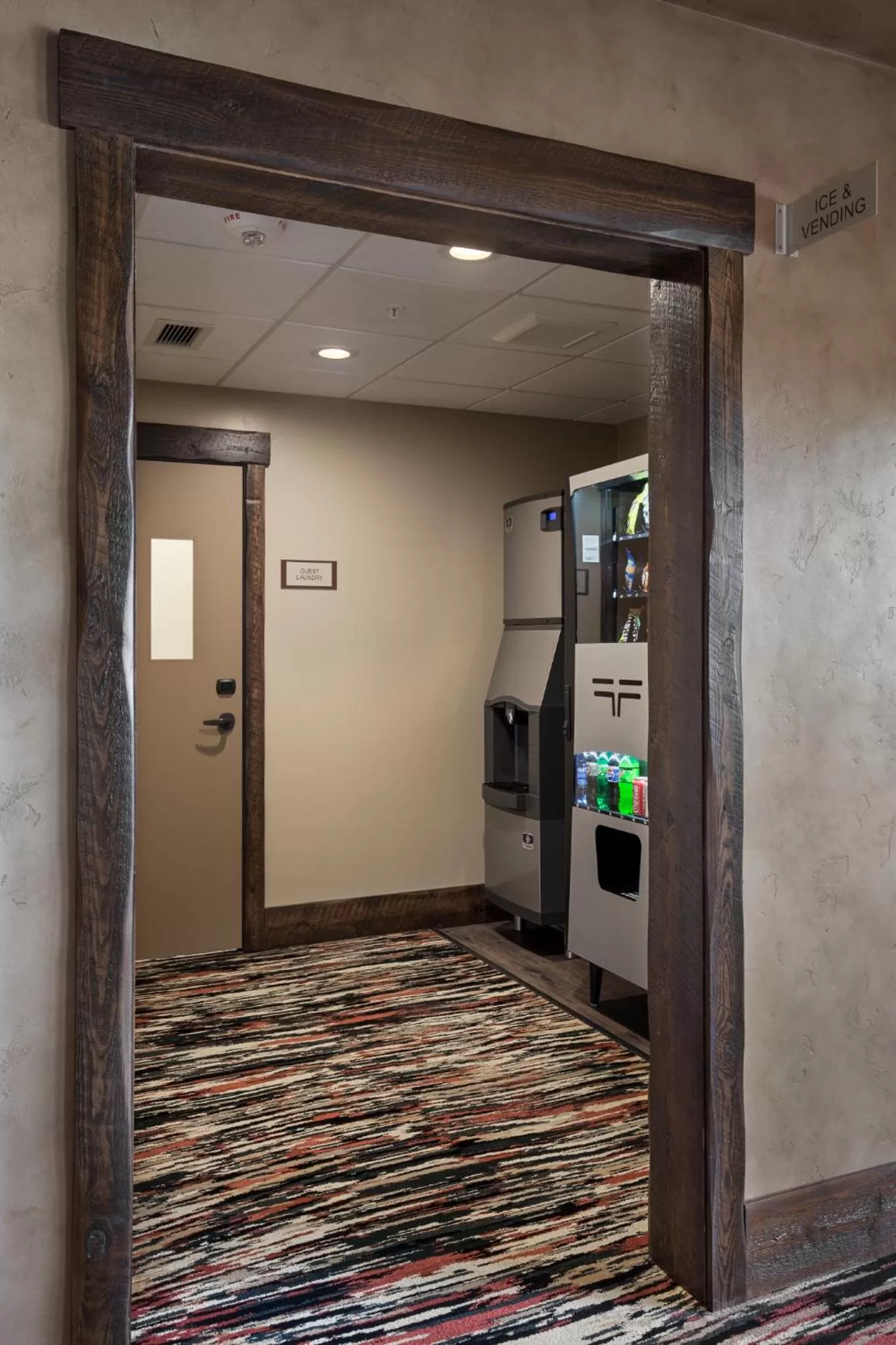 Food and drinks in Glacier International Lodge