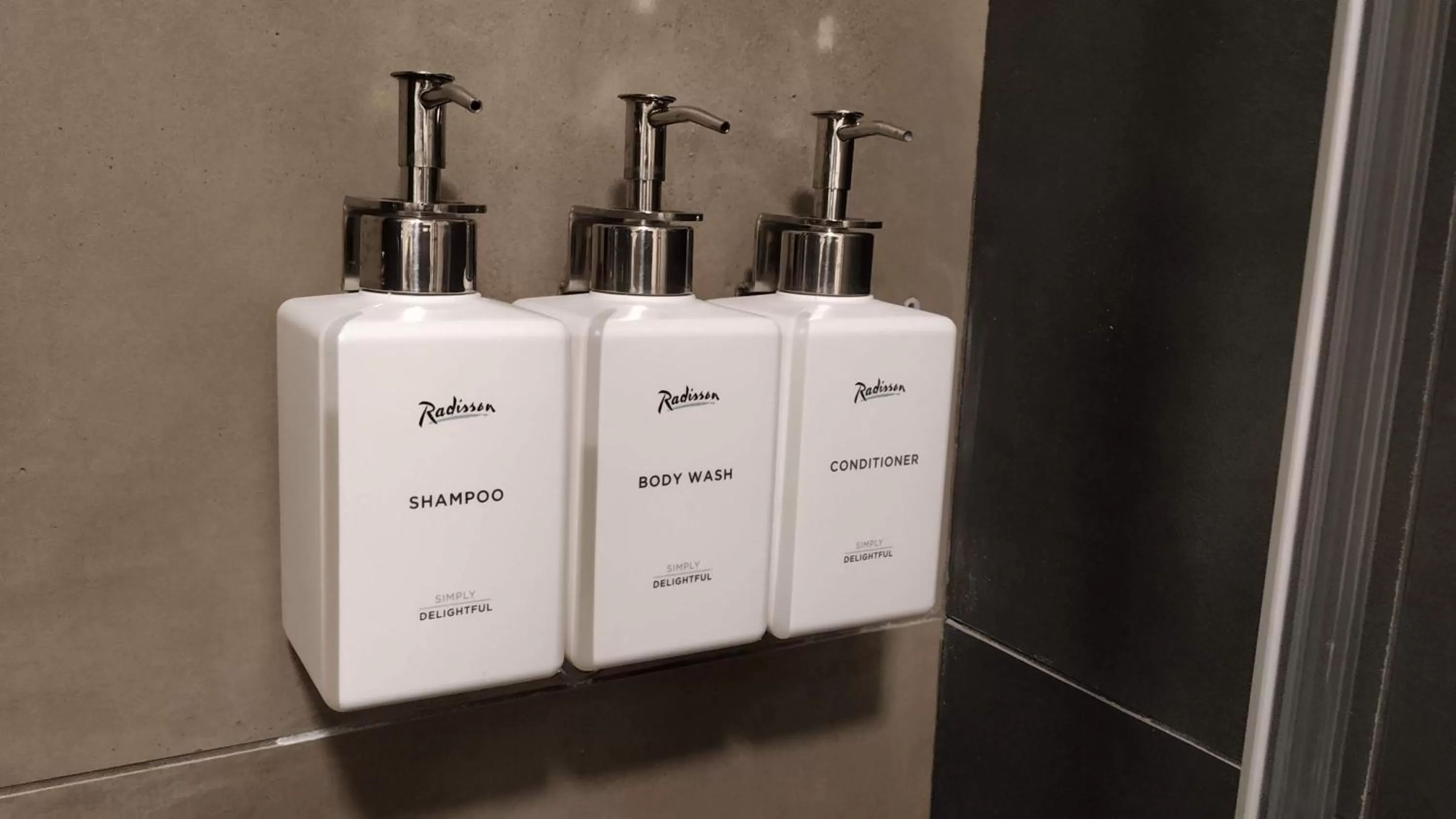 Bath in Radisson Hotel City Centre Odesa