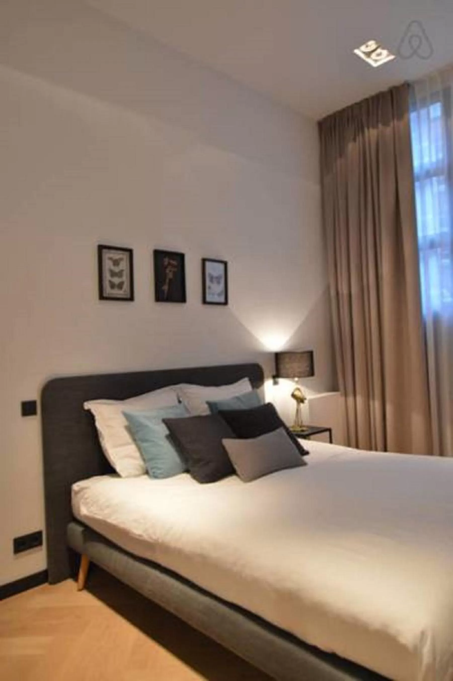 Bed in Romantic ground floor suite in Pijp near Sarphatipark