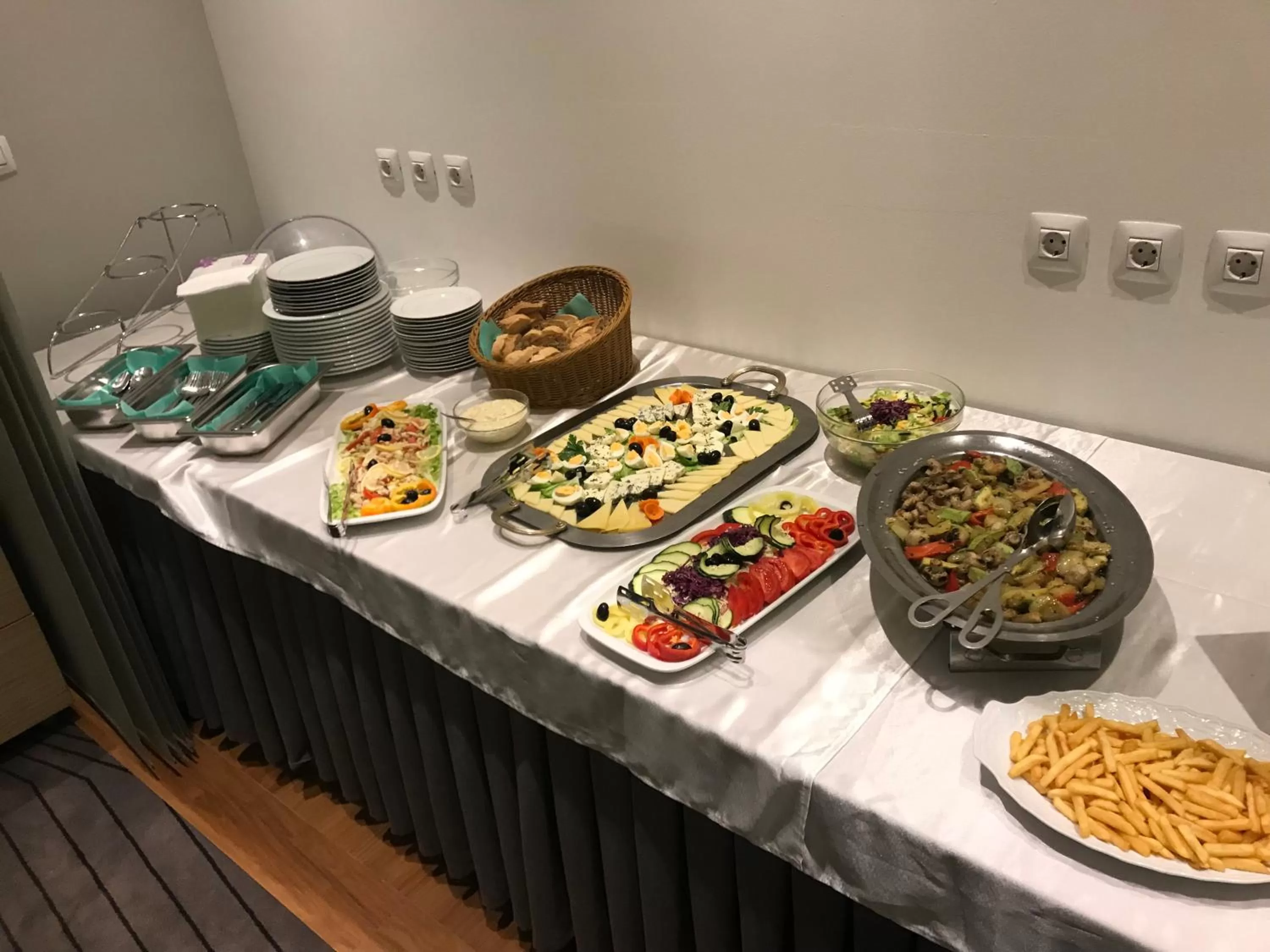 Continental breakfast in Hotel Grad