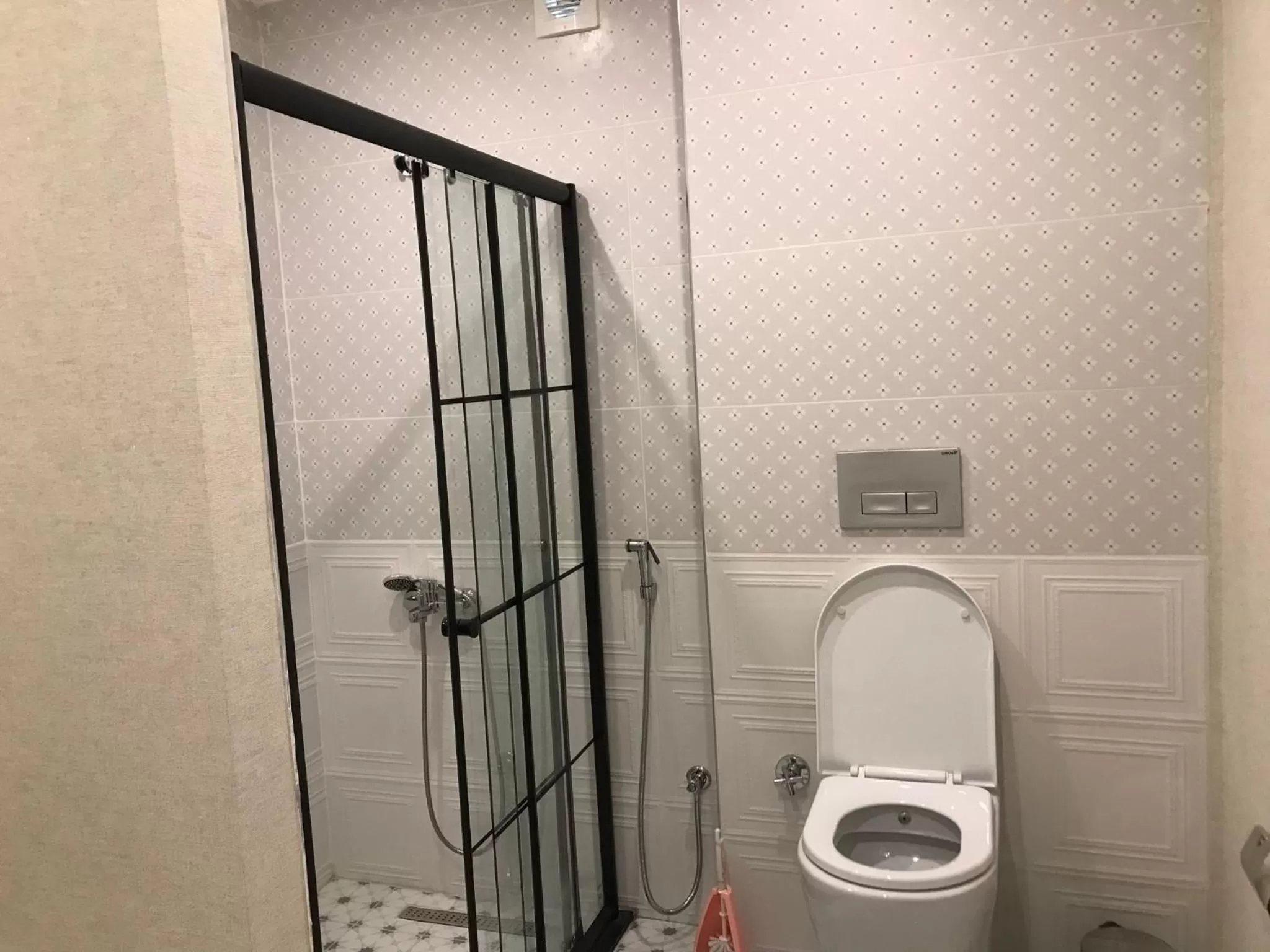 Shower, Bathroom in Yılmaz Suit Apartments