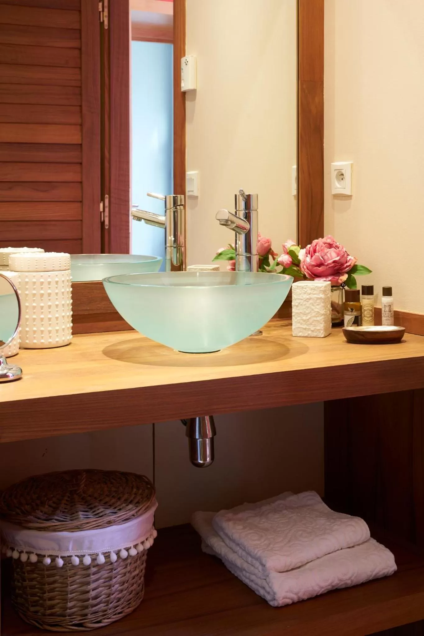 Bathroom in Chateau Pont Saint-Martin