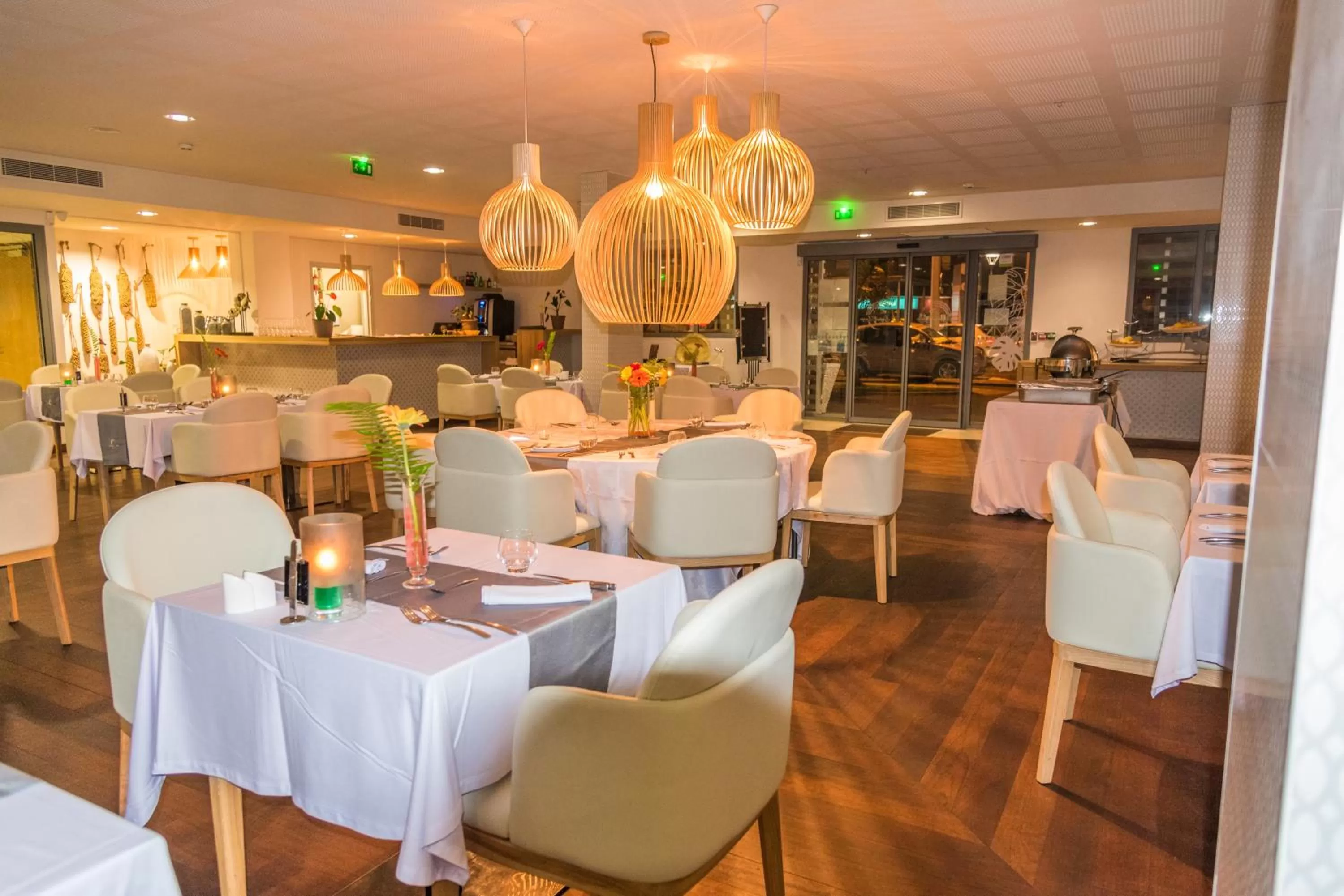 Restaurant/places to eat in Le Battant Des Lames