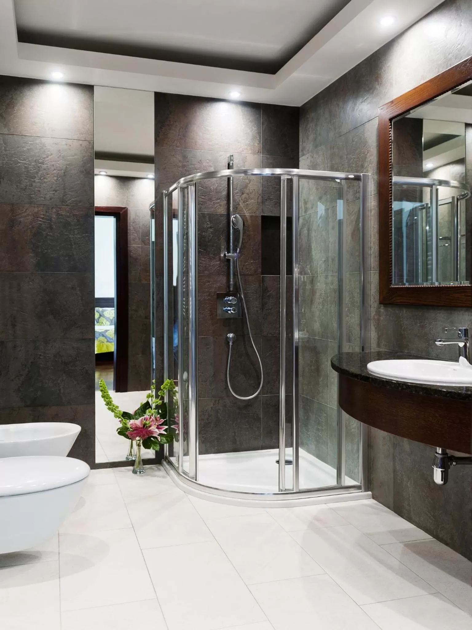 Shower in Hotel Holland House Old Town