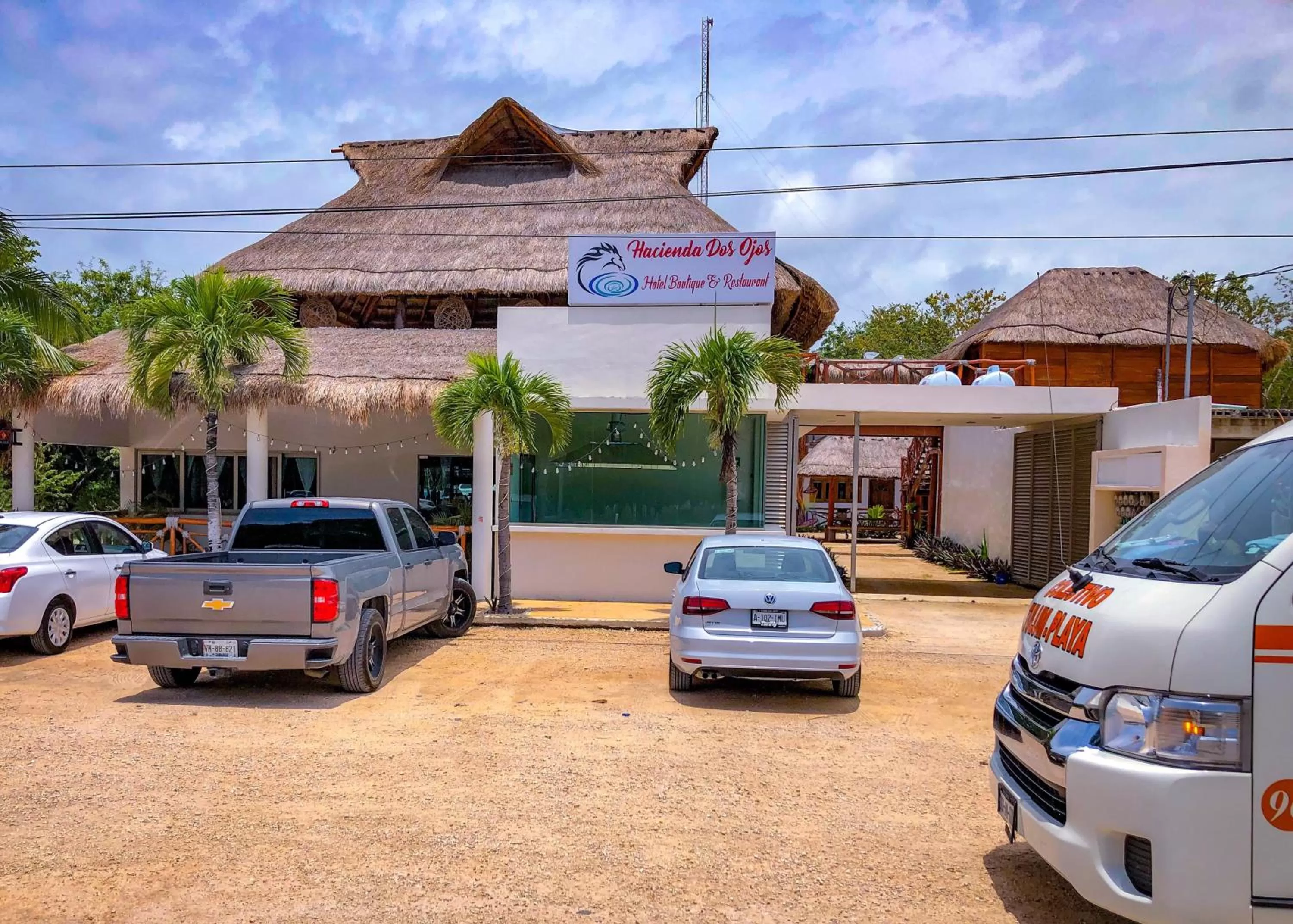 Property building in Hacienda Dos Ojos