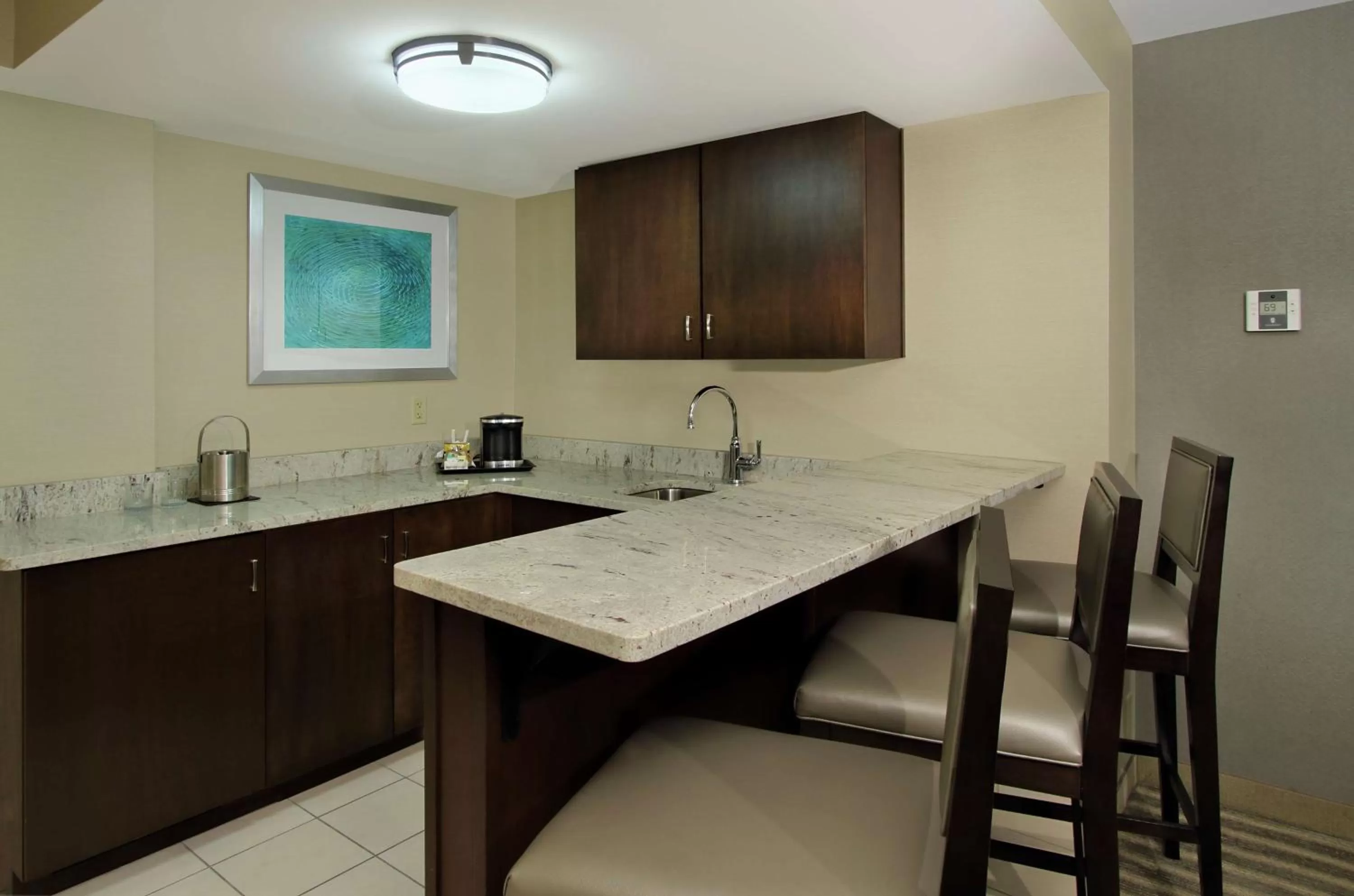 Kitchen or kitchenette in Doubletree by Hilton Newark