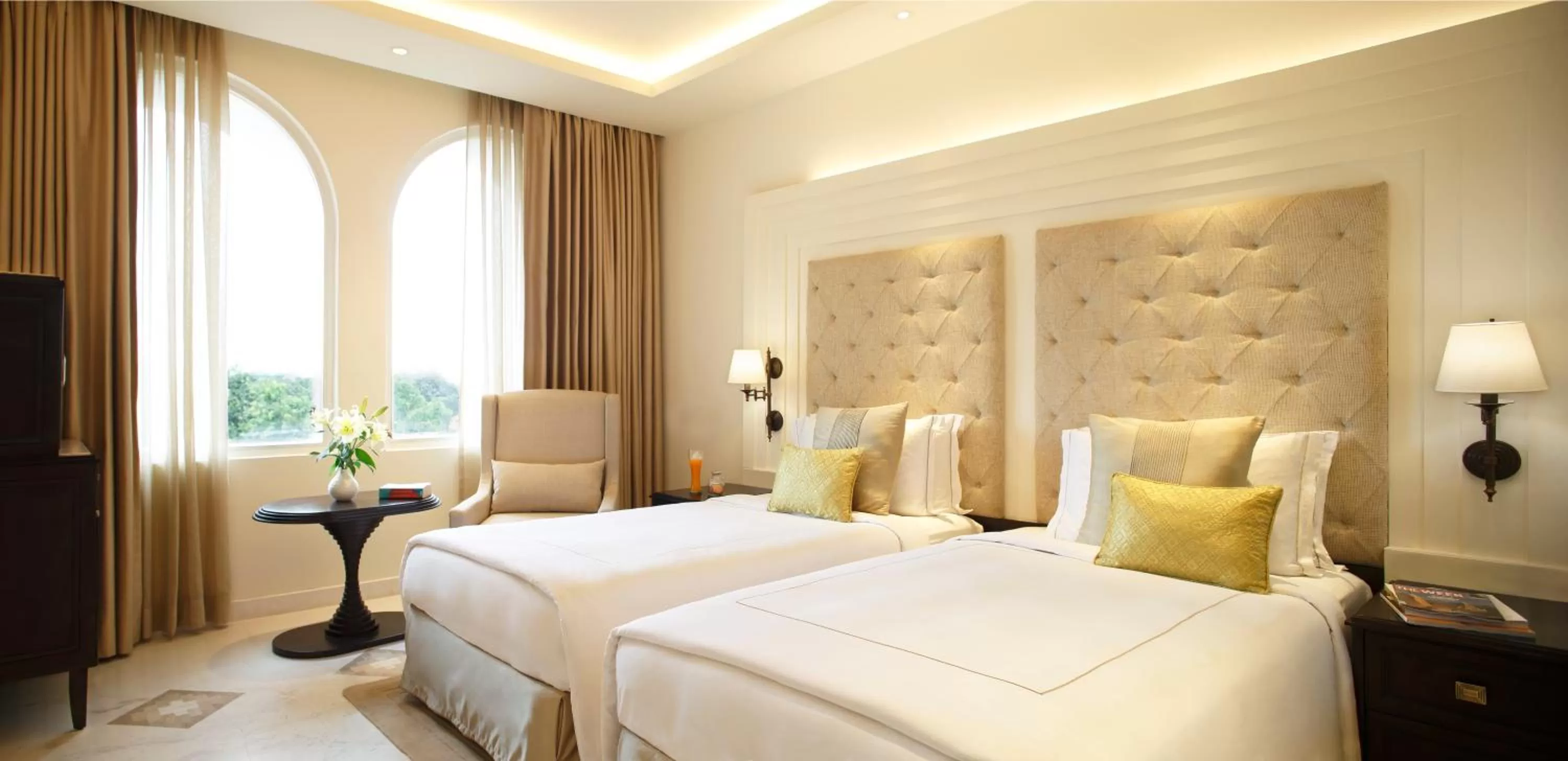 Bed in Taj Ganges Varanasi