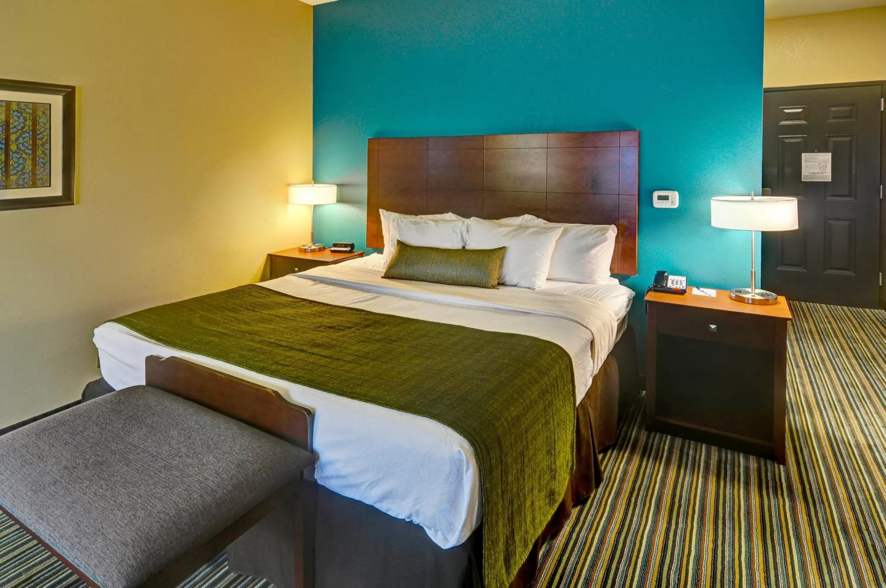 King Room with Roll-In Shower - Disability Access in Best Western Plus Patterson Park Inn
