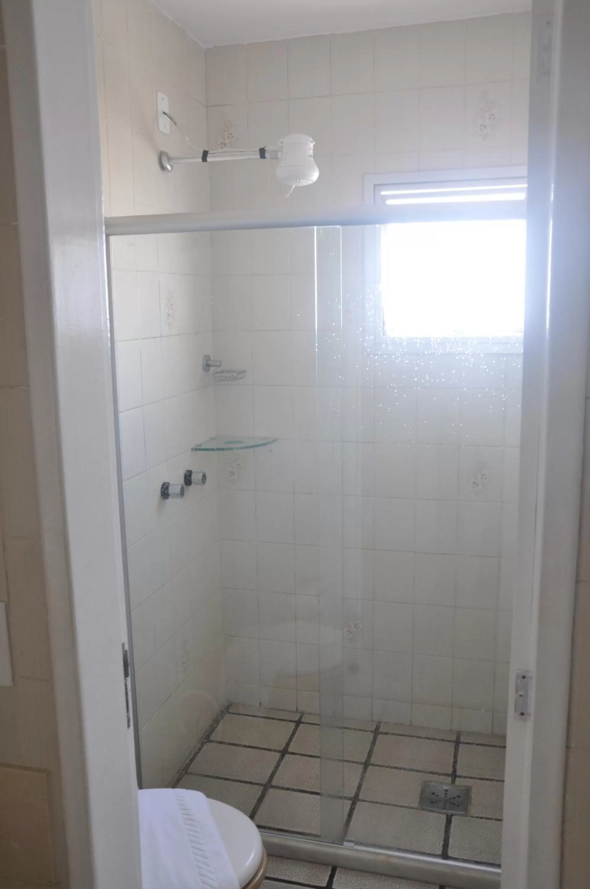 Shower in Hotel Raio de Sol