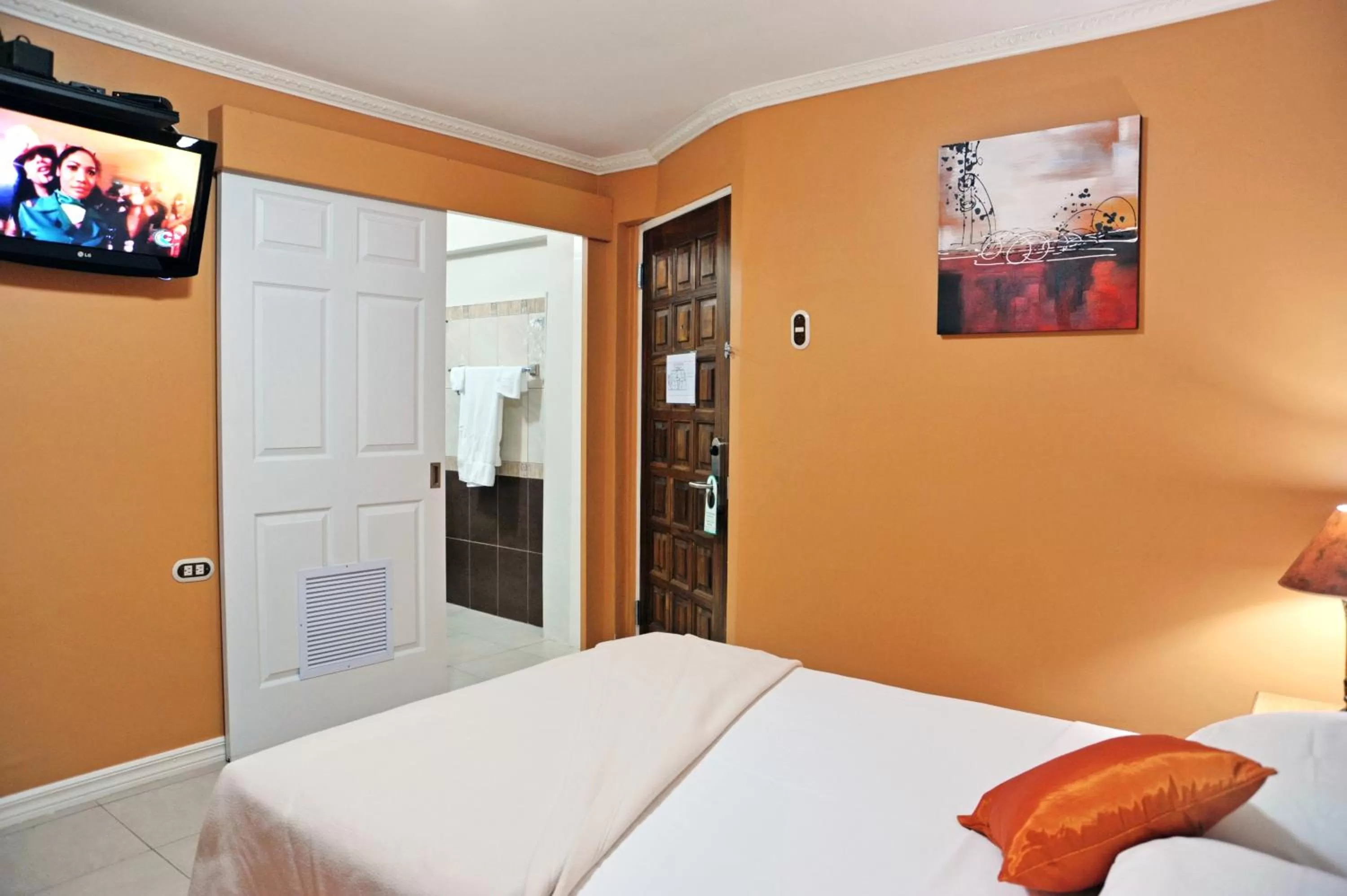 Room Photo in Culture Crossroads Inn