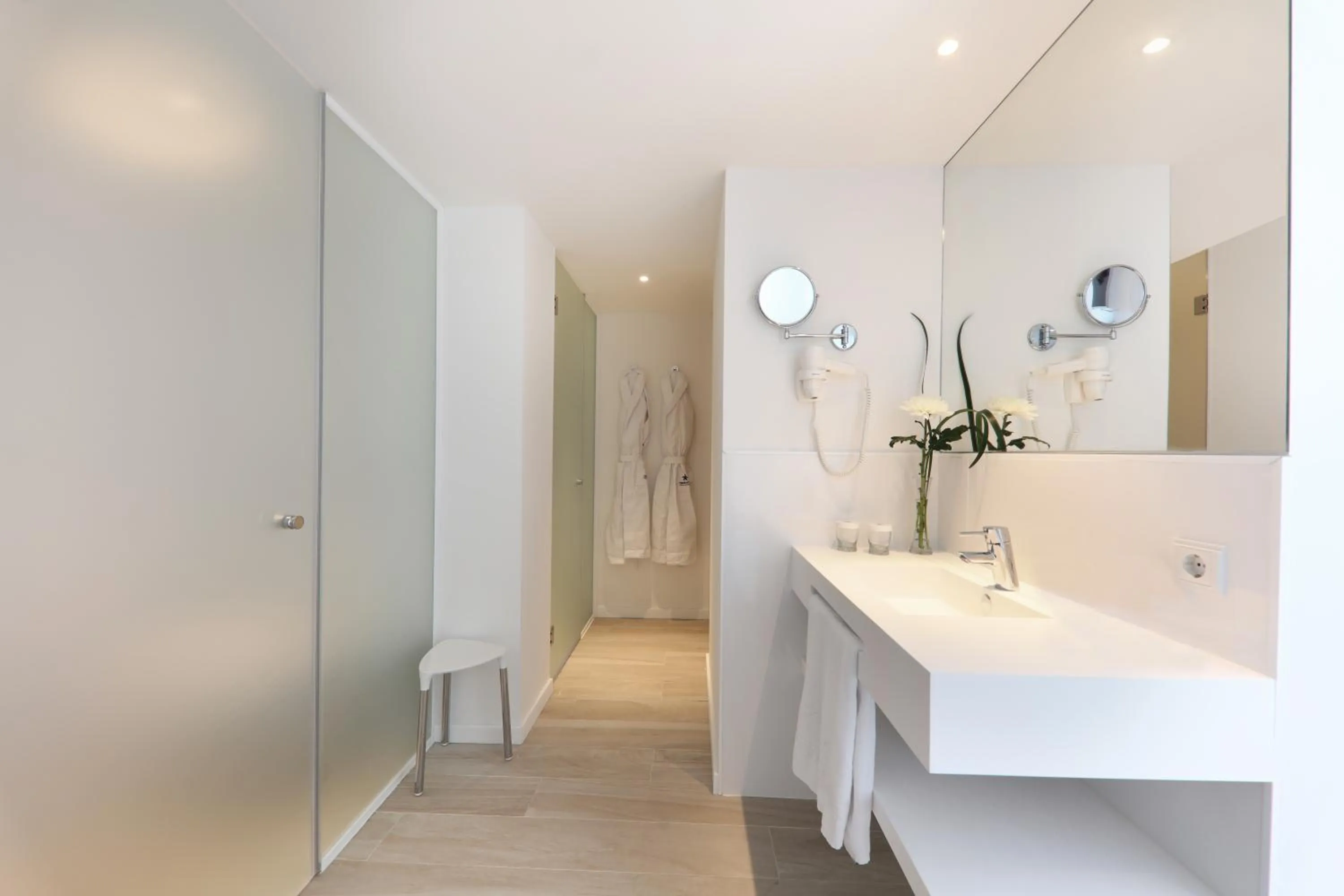 Toilet in Iberostar Waves Bahía de Palma - Adults Only