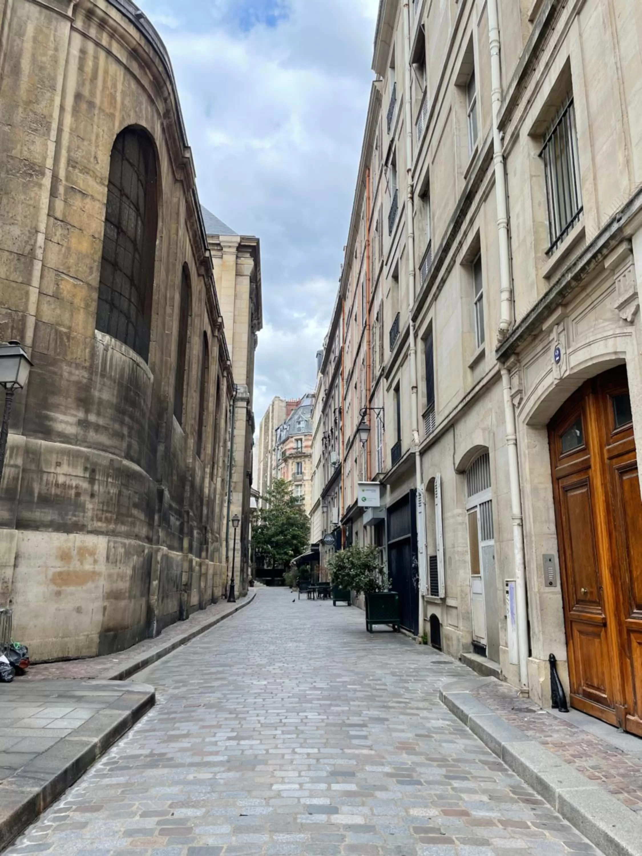 Nearby landmark in Hotel Corona -Rodier-