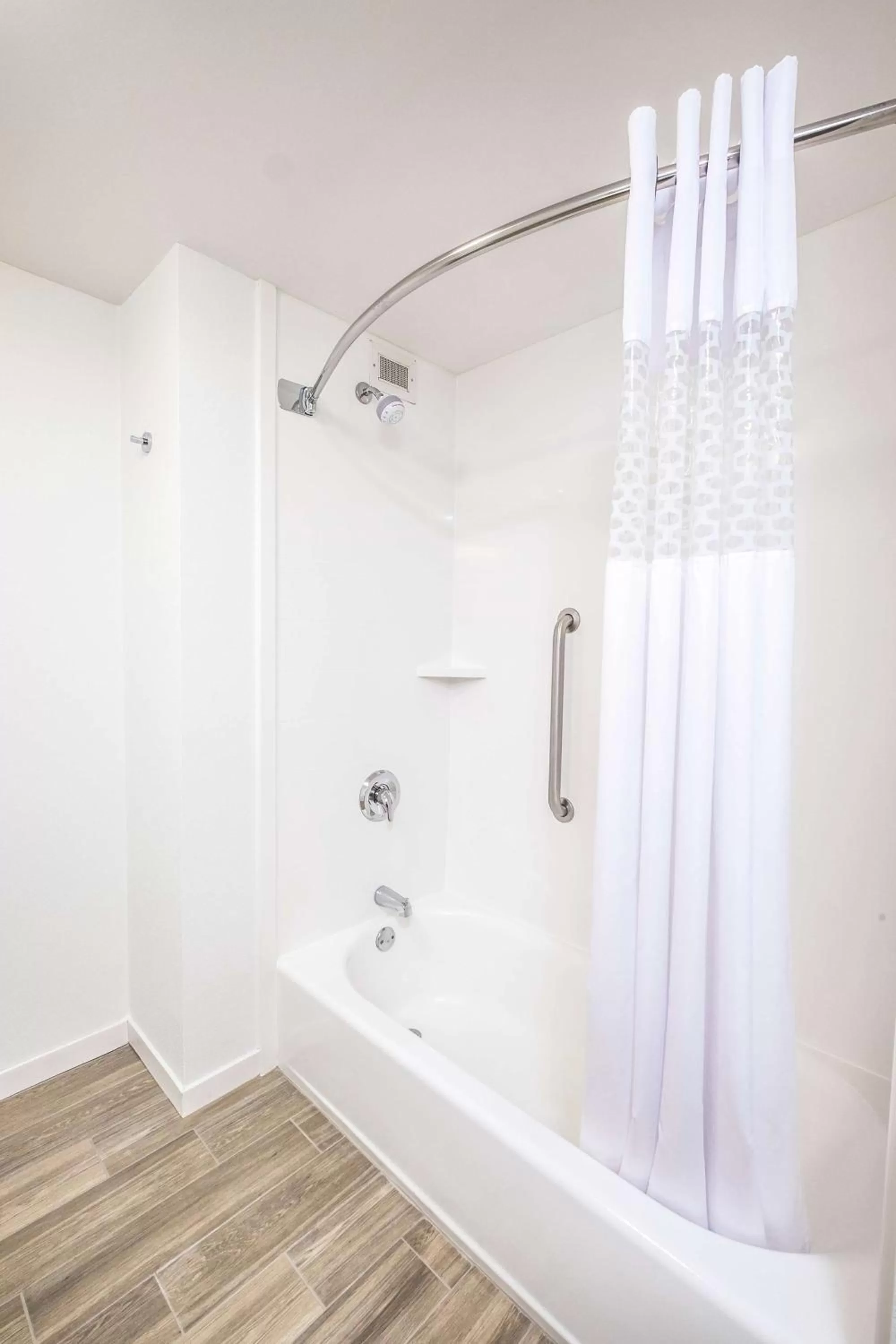 Bathroom in Hampton Inn Waterville